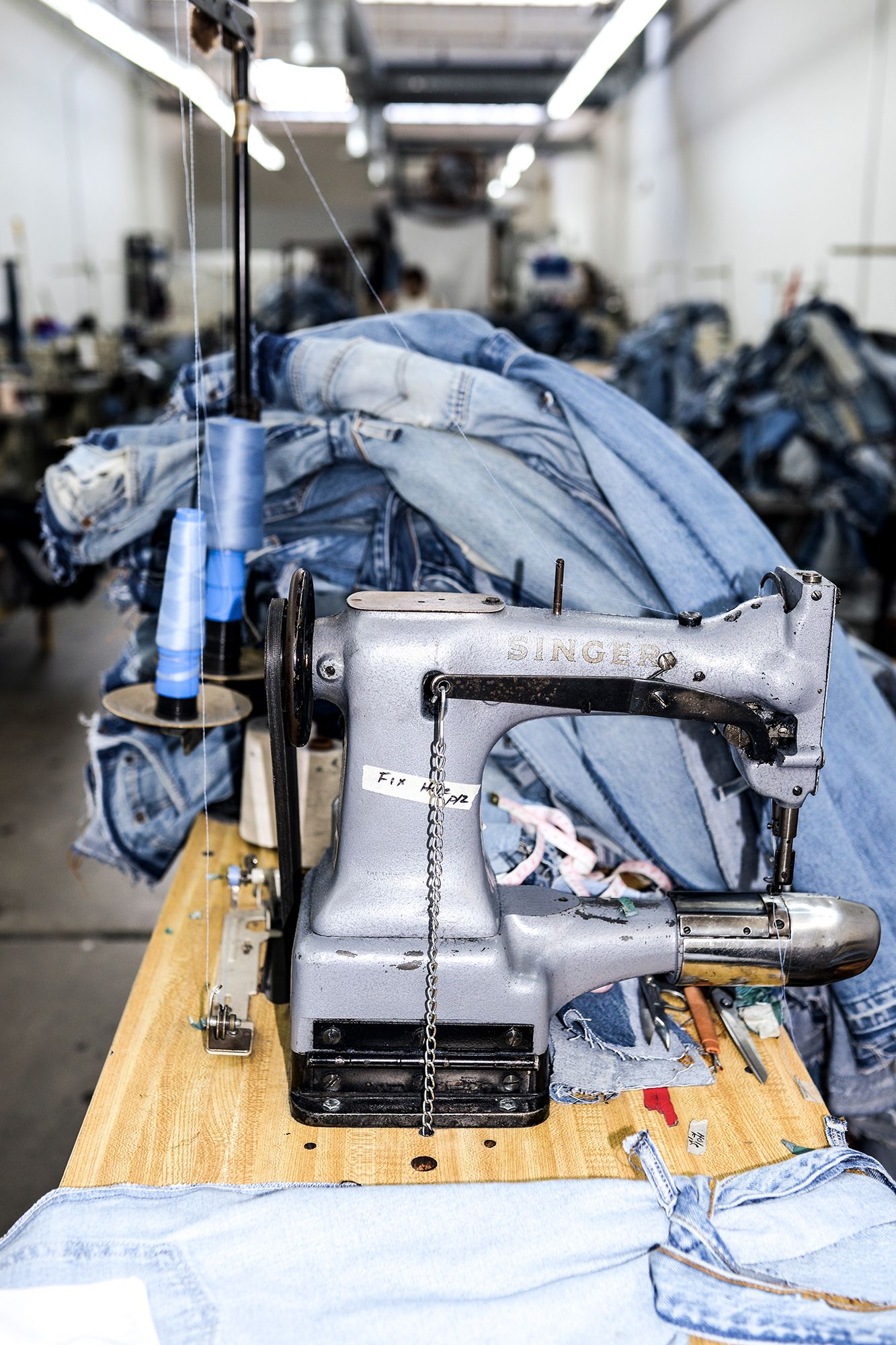 DÜNYA İLE UYUM İÇİNDE DANS EDEN BİR KOLEKSİYON: HARMONIOUS DENIM HARMONIOUS