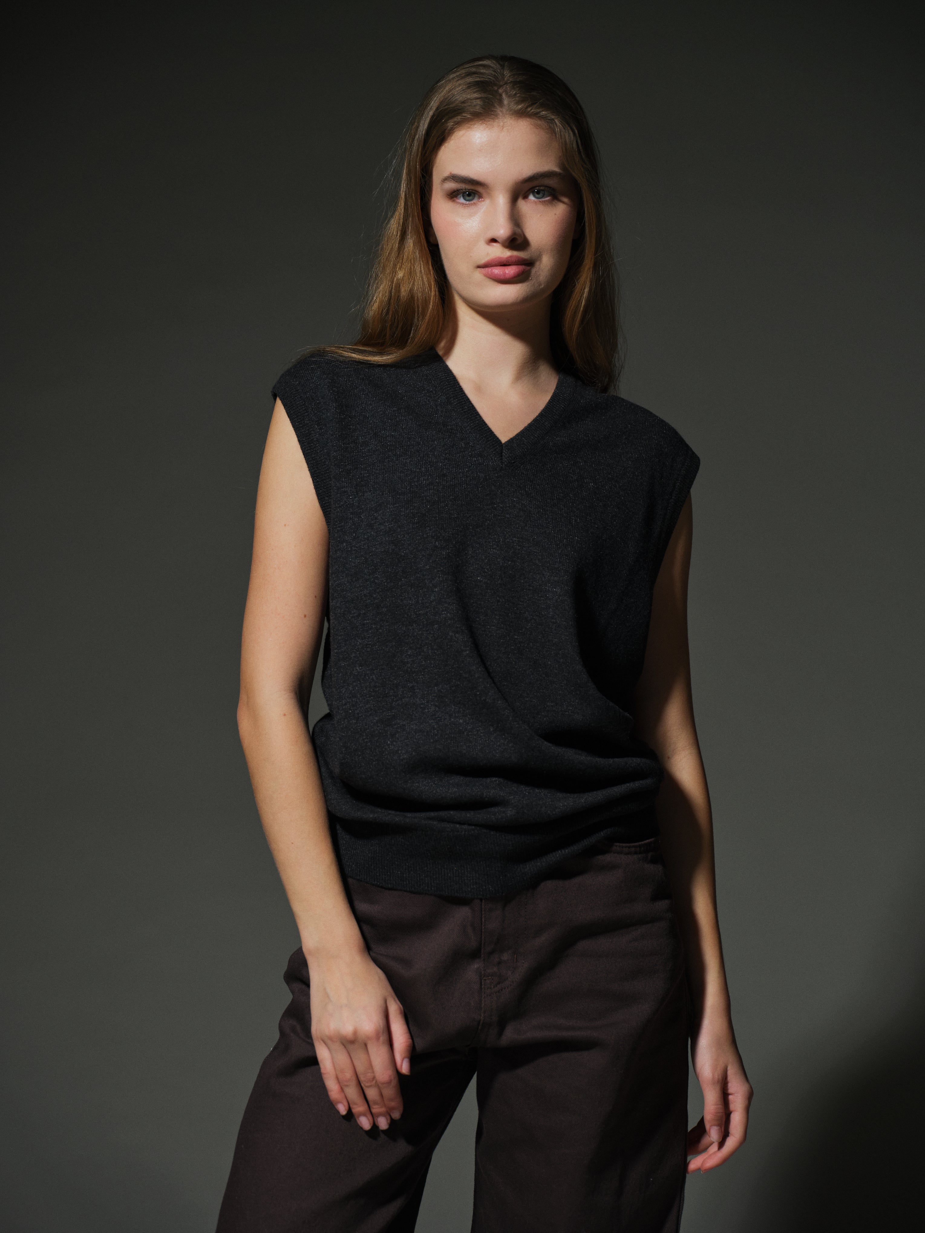 YUN V YAKA UNISEX SUVETER FUME