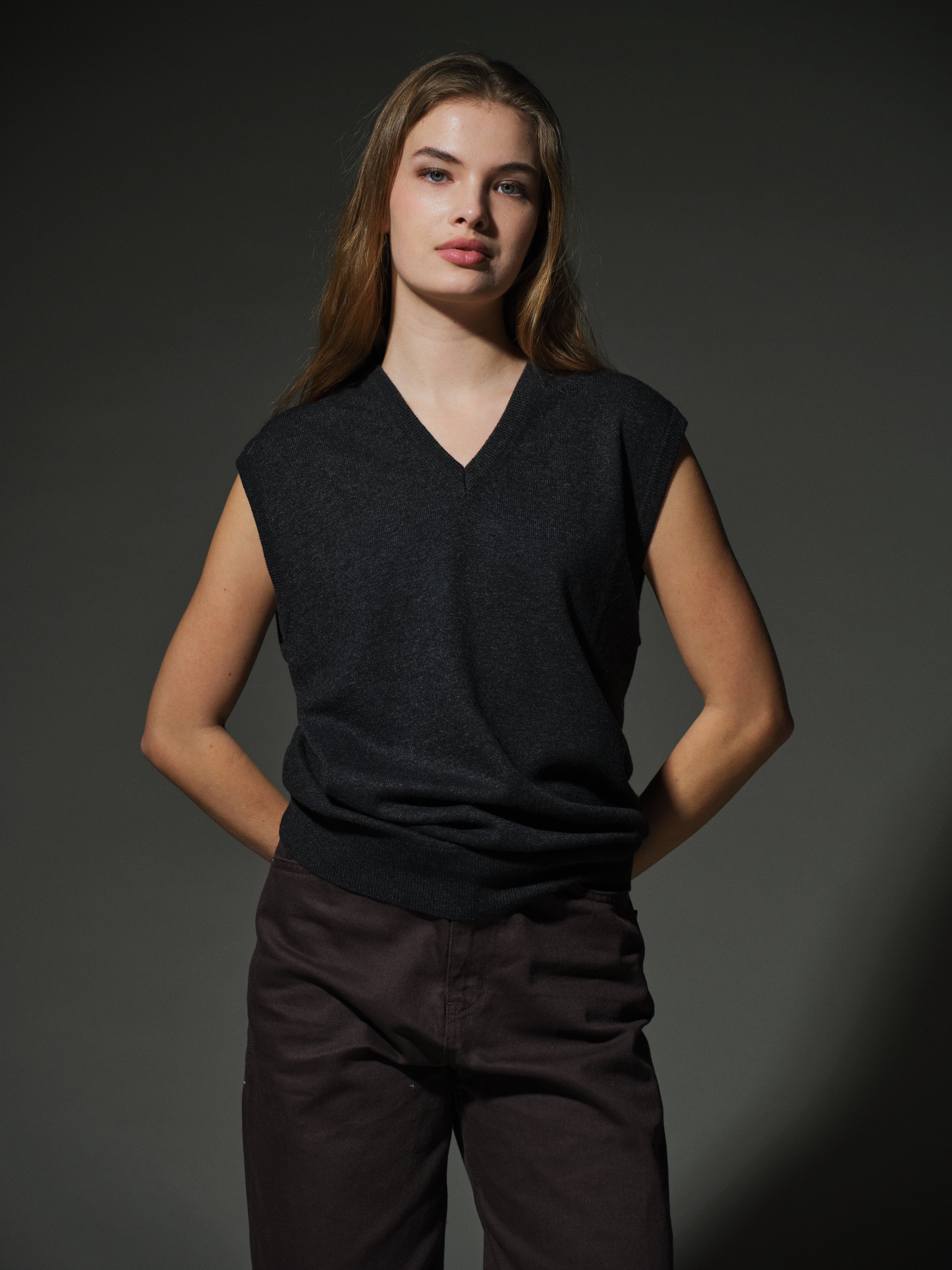 YUN V YAKA UNISEX SUVETER FUME