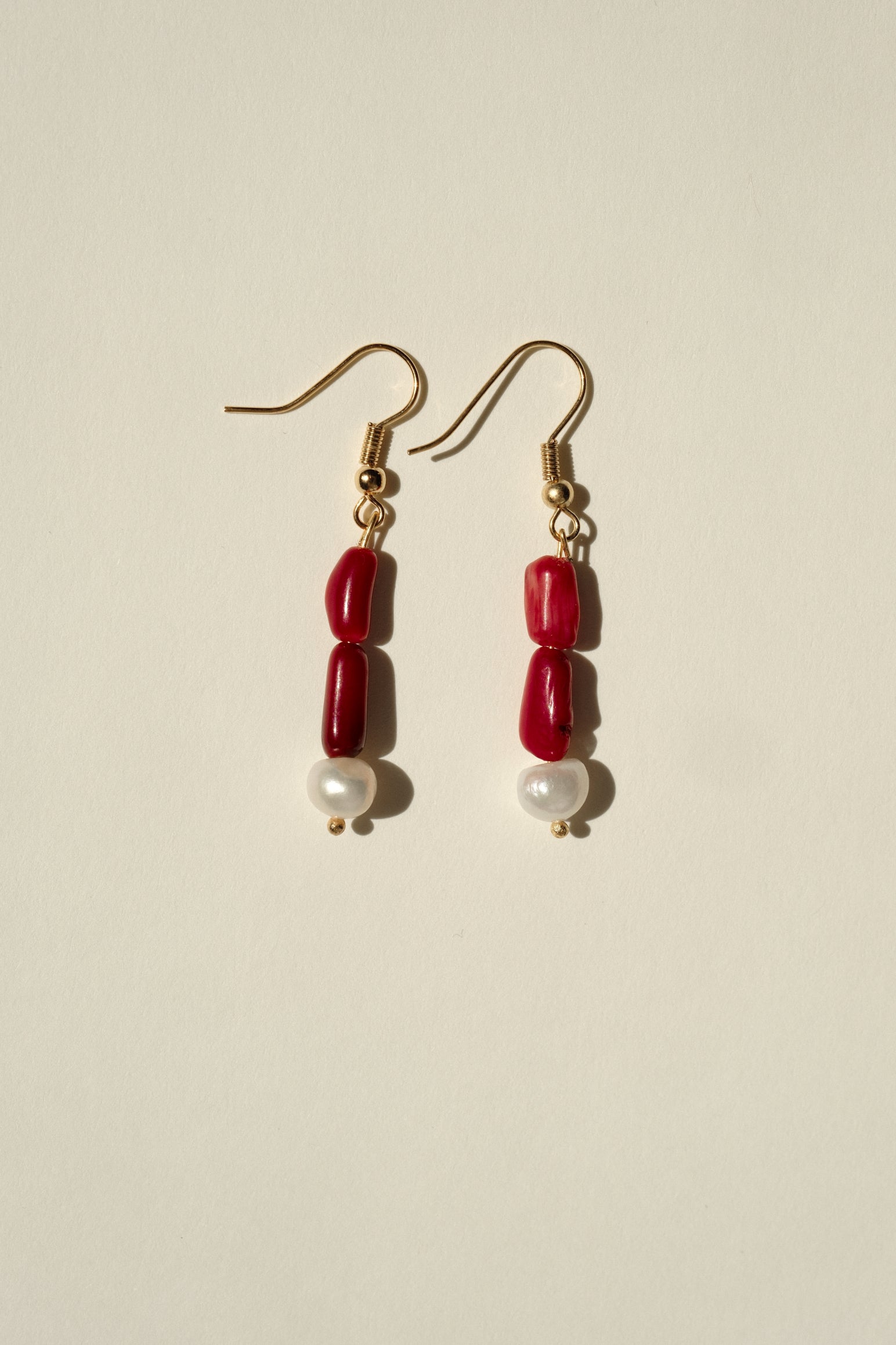 ASYMMETRIC BARLEY PEARL EARRINGS