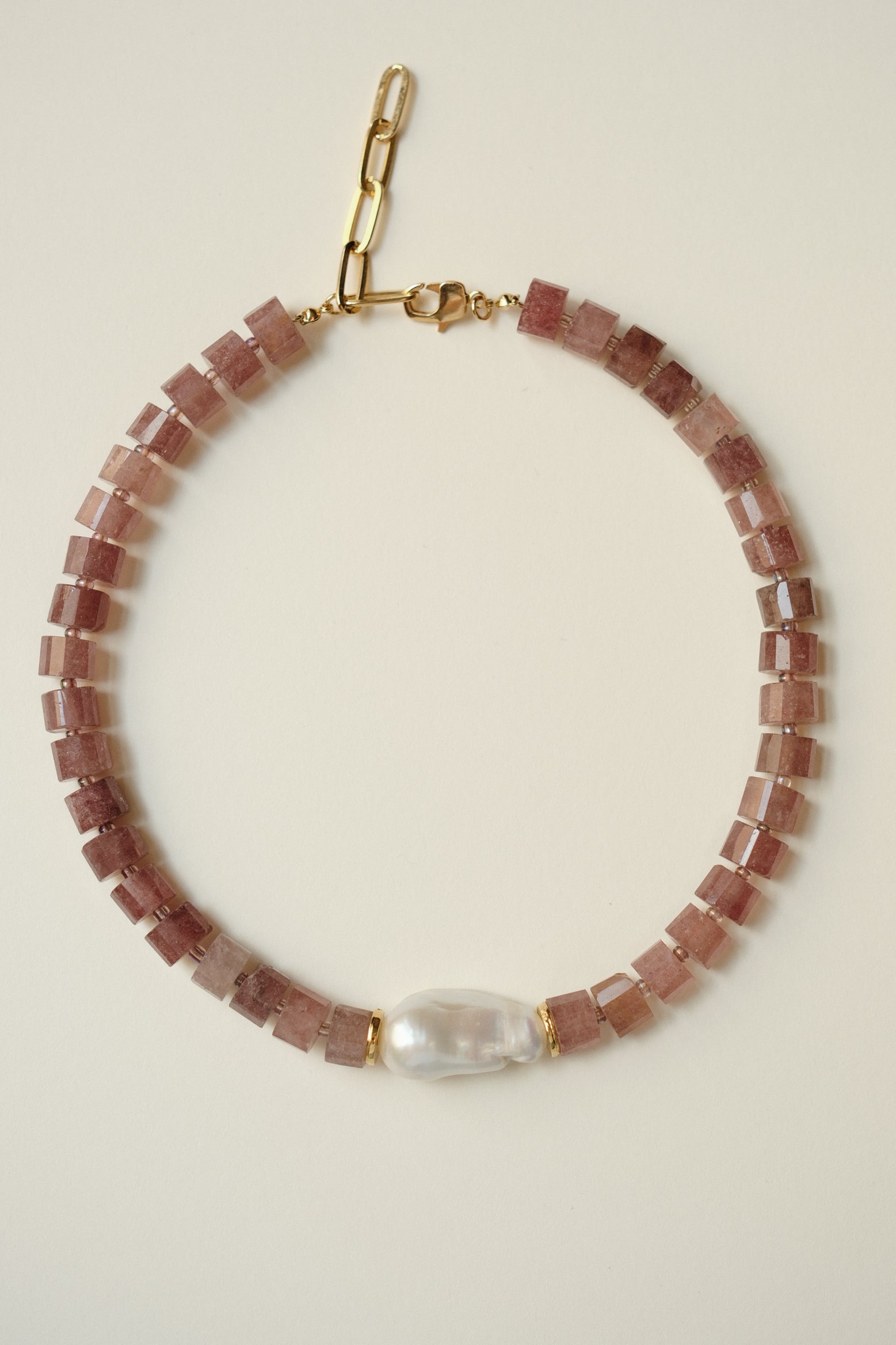 ROSE MARINE BAROQUE NECKLACE