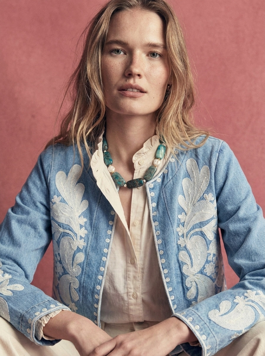 AZURA KOLYE