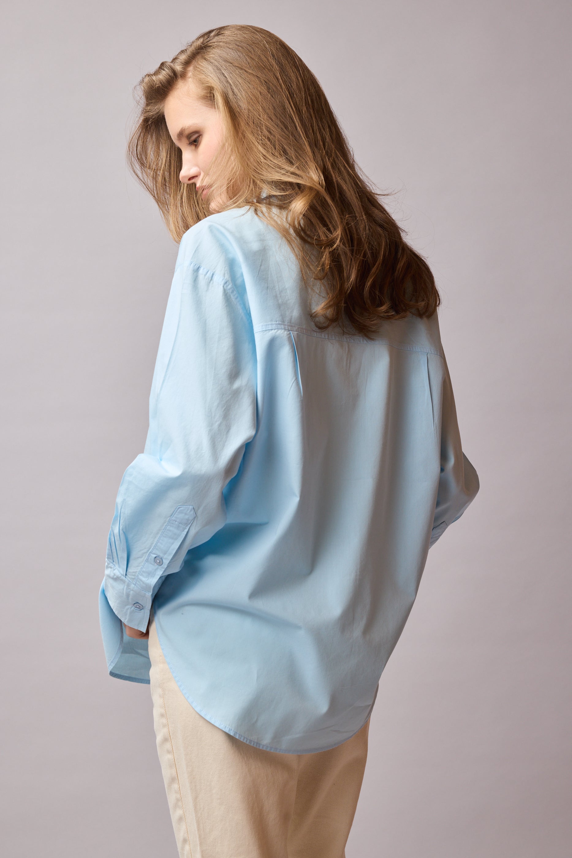 CLASSIC COLLAR OVERSIZE POPLIN SHIRT LIGHT BLUE