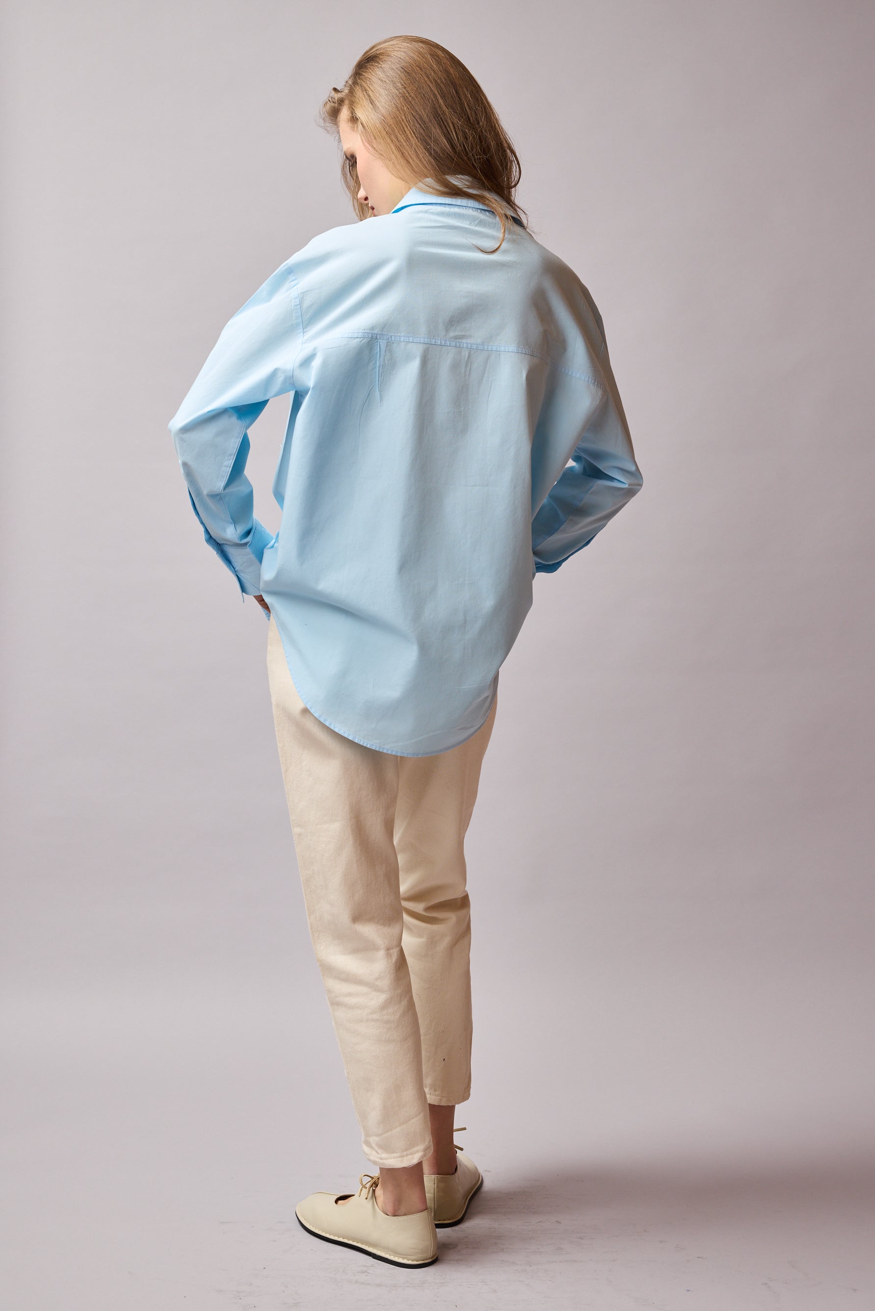 CLASSIC COLLAR OVERSIZE POPLIN SHIRT LIGHT BLUE