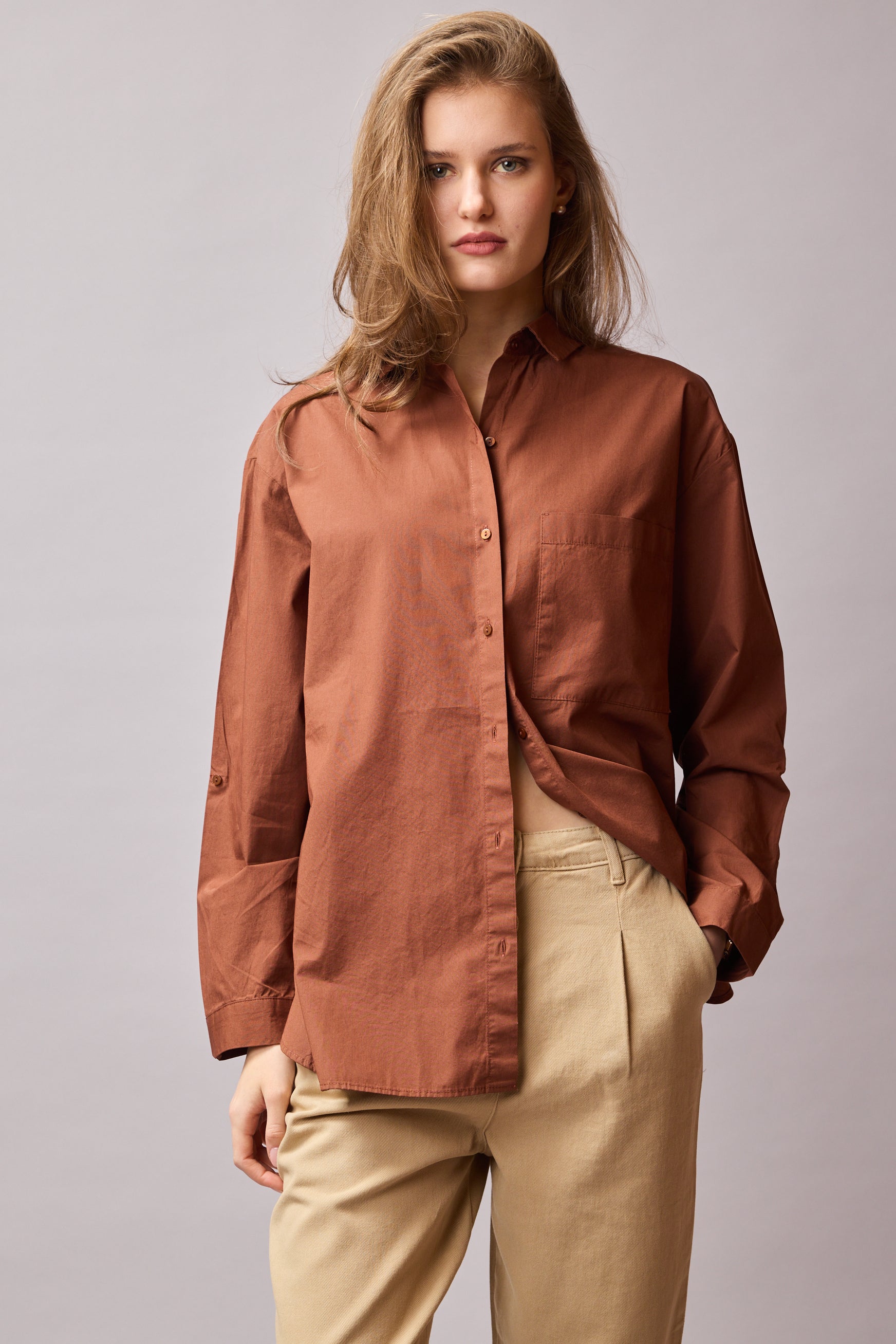 KLASIK YAKA OVERSIZE CEPLI GOMLEK KAHVE
