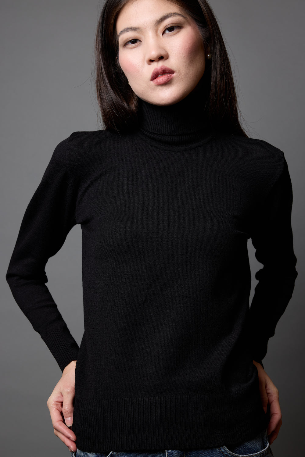 HIGH COLLAR SWEATER BLACK