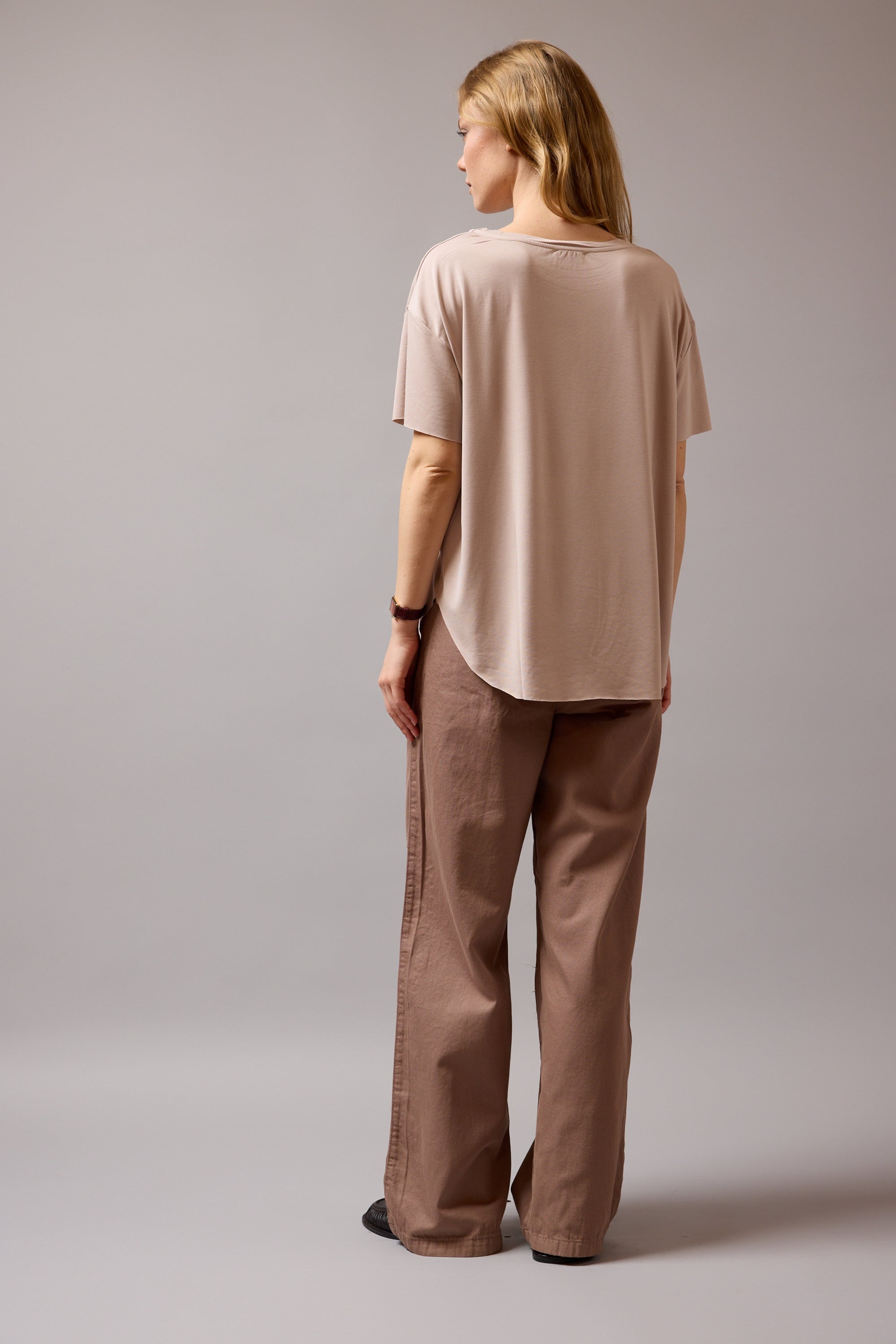 DOKUMLU MODAL KISA KOLLU T-SHIRT VIZON