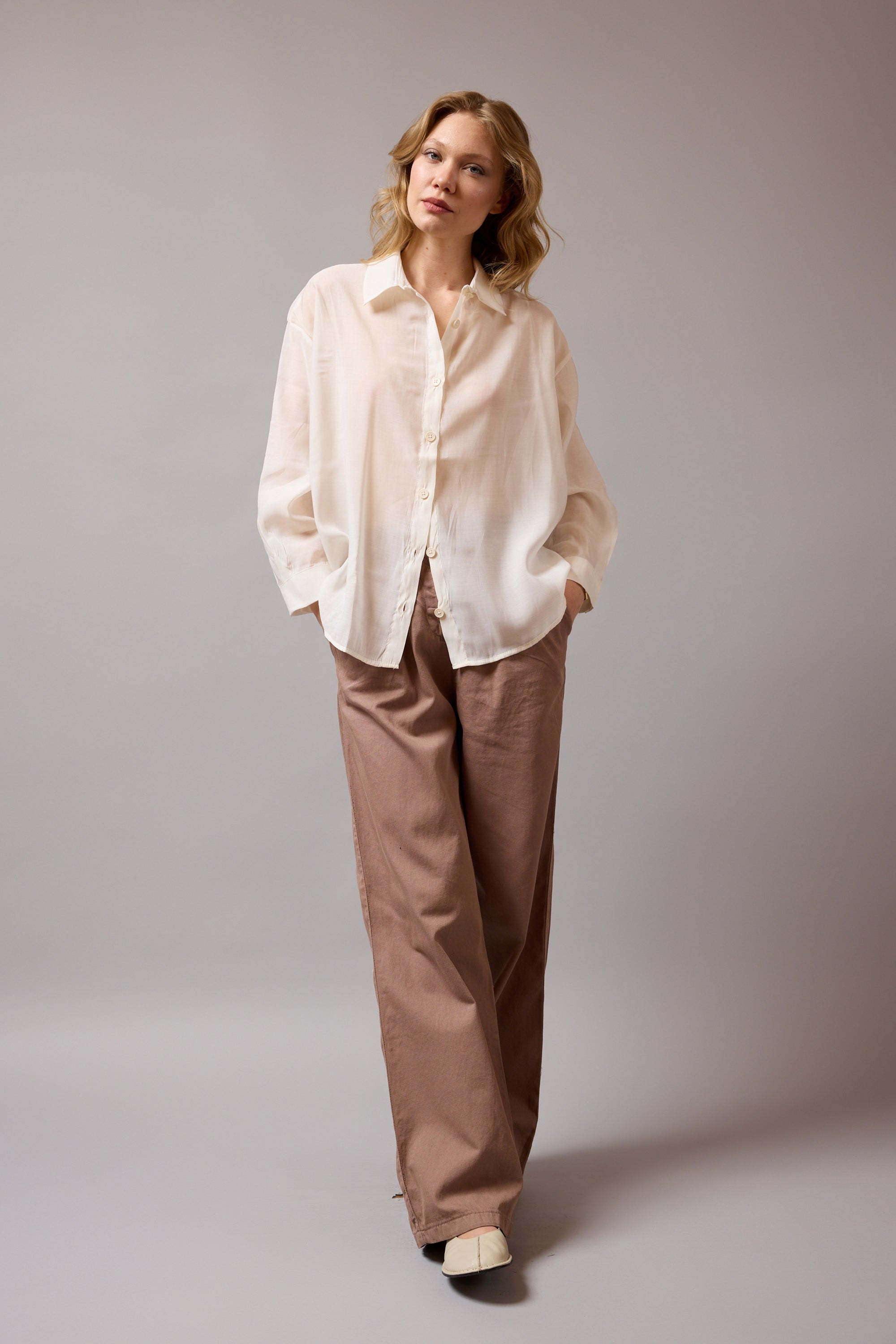 DOKUMLU TENSEL GOMLEK KREM