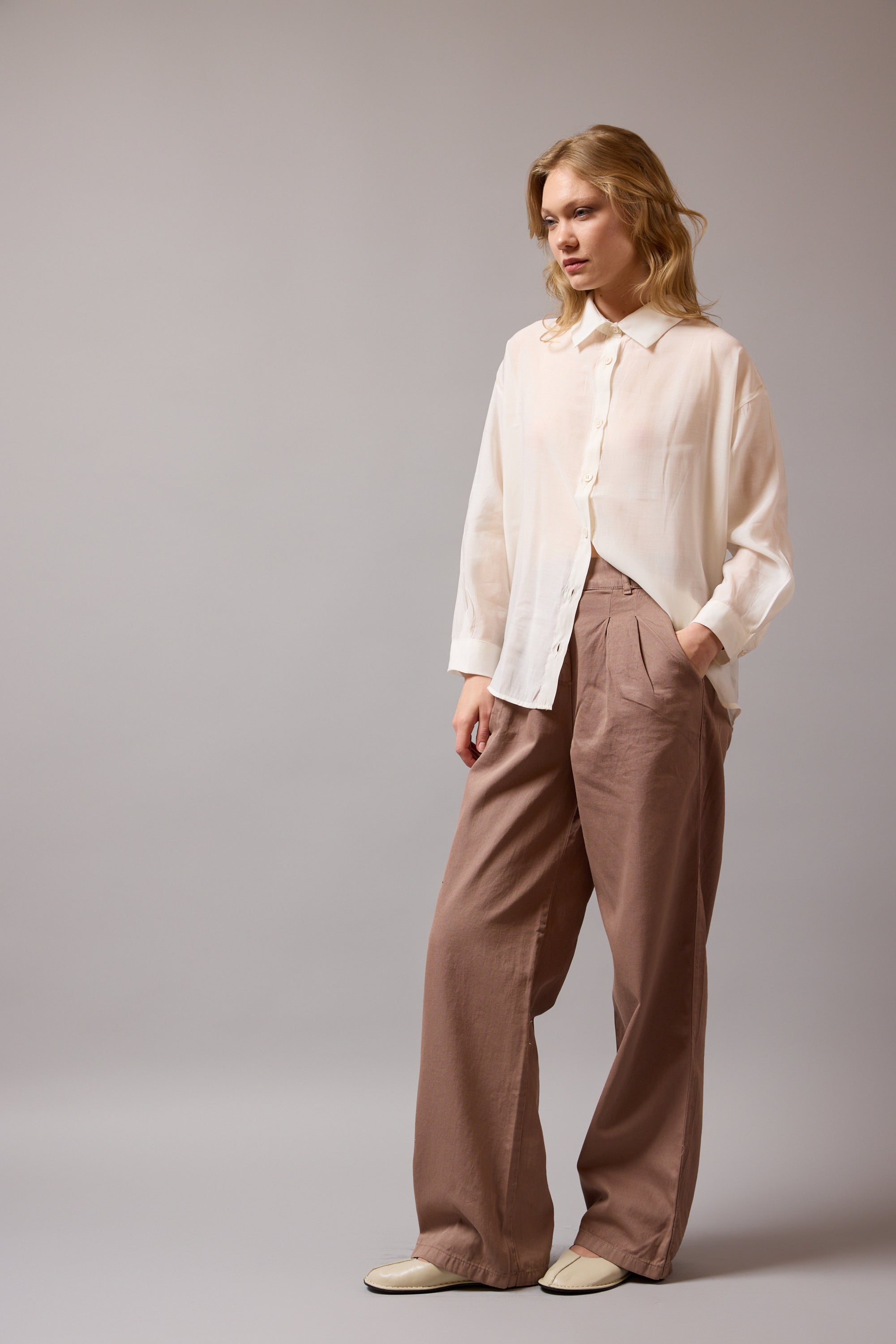 DOKUMLU TENSEL GOMLEK KREM