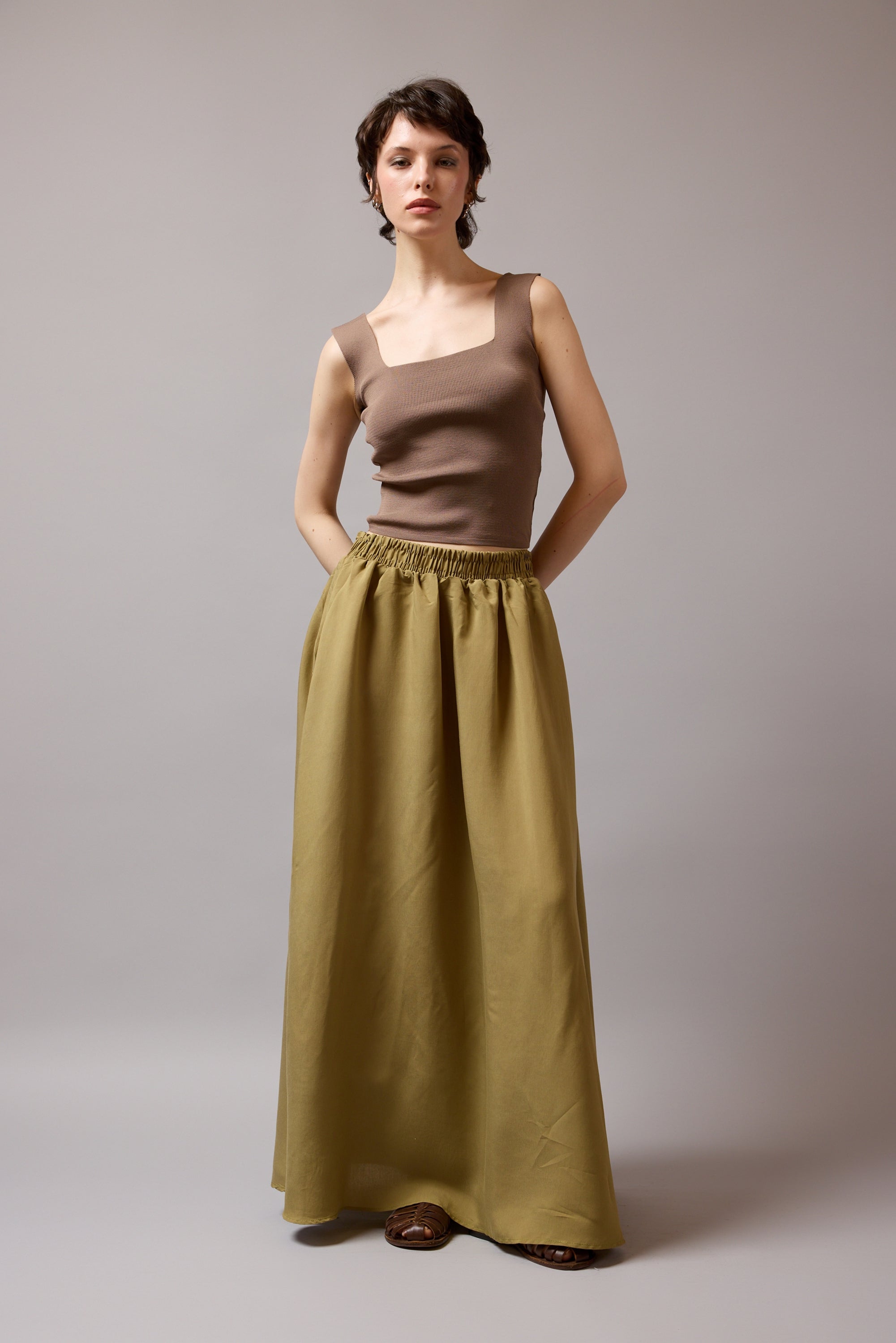 ELASTIK BEL BANTLI DOKUMLU ETEK OLIVE