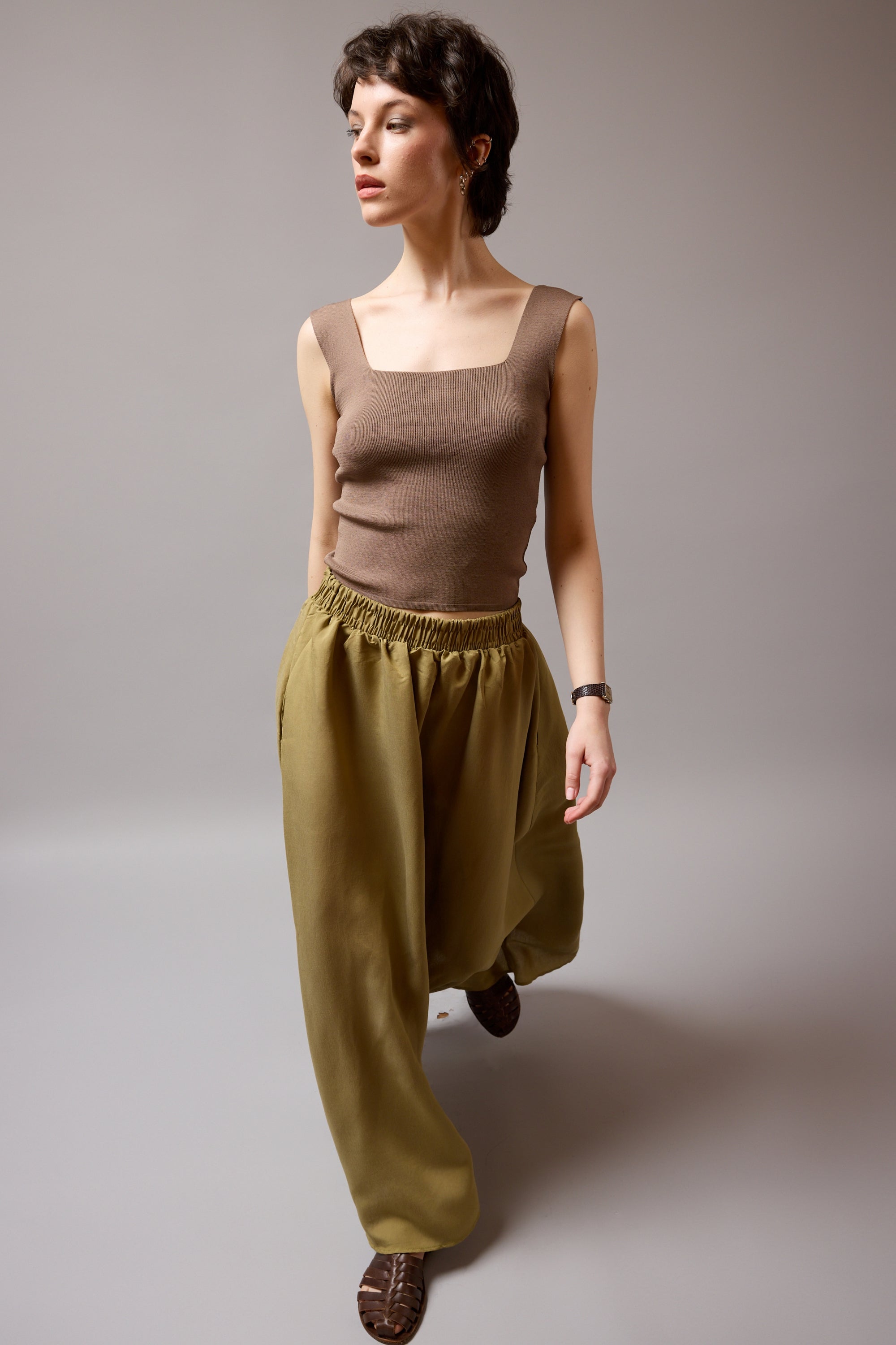 ELASTIK BEL BANTLI DOKUMLU ETEK OLIVE