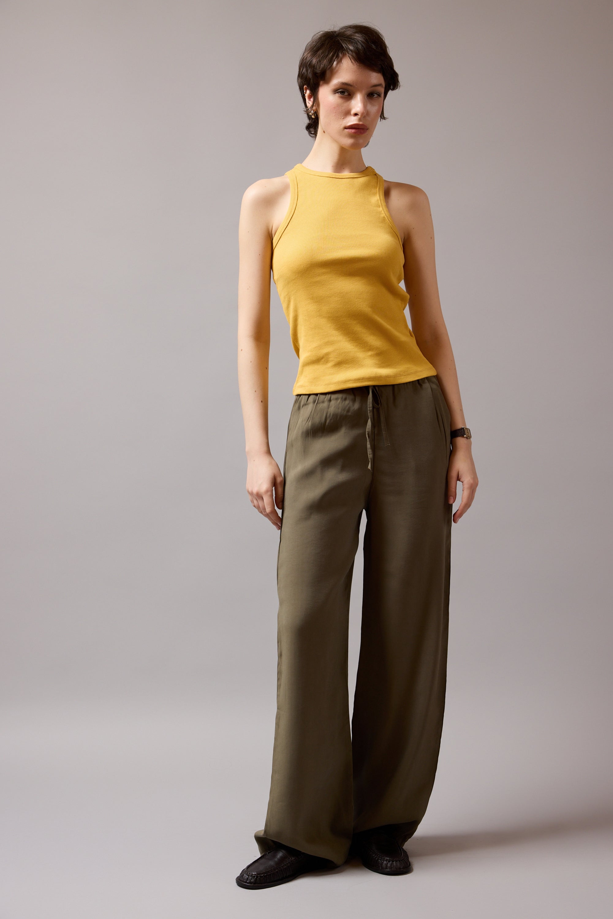 HALTER YAKA CROP TOP HARDAL