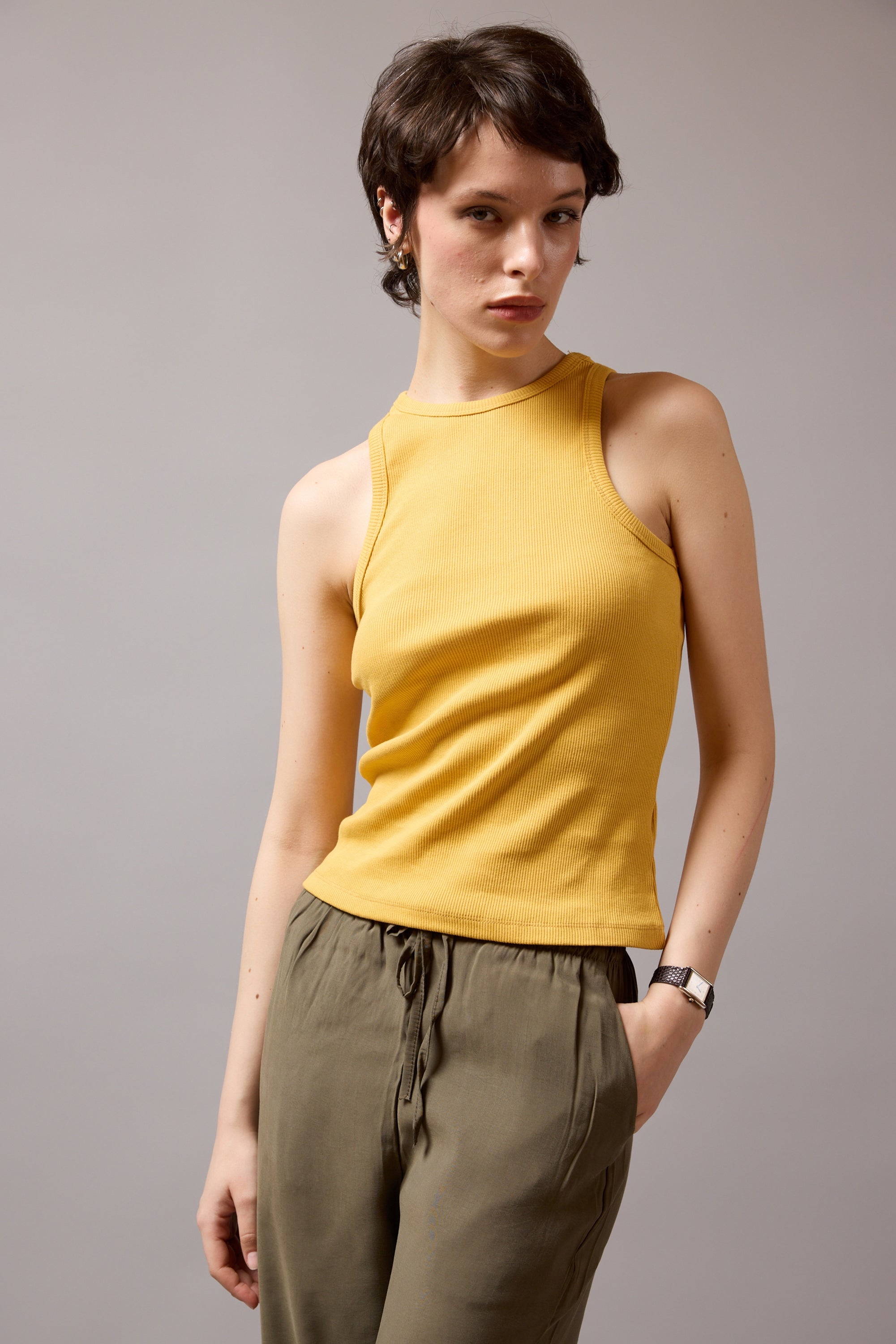 HALTER YAKA CROP TOP HARDAL