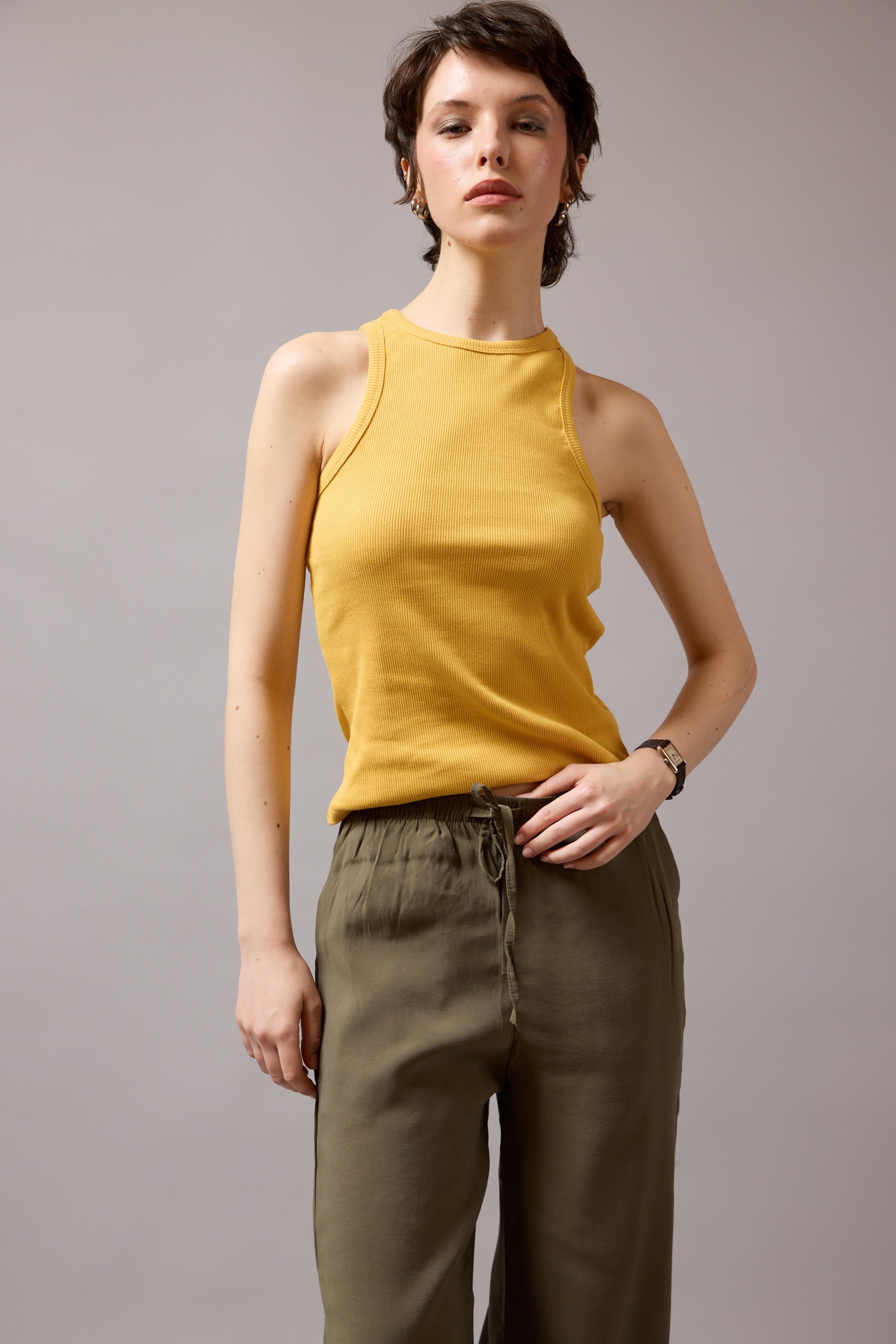 HALTER YAKA CROP TOP HARDAL