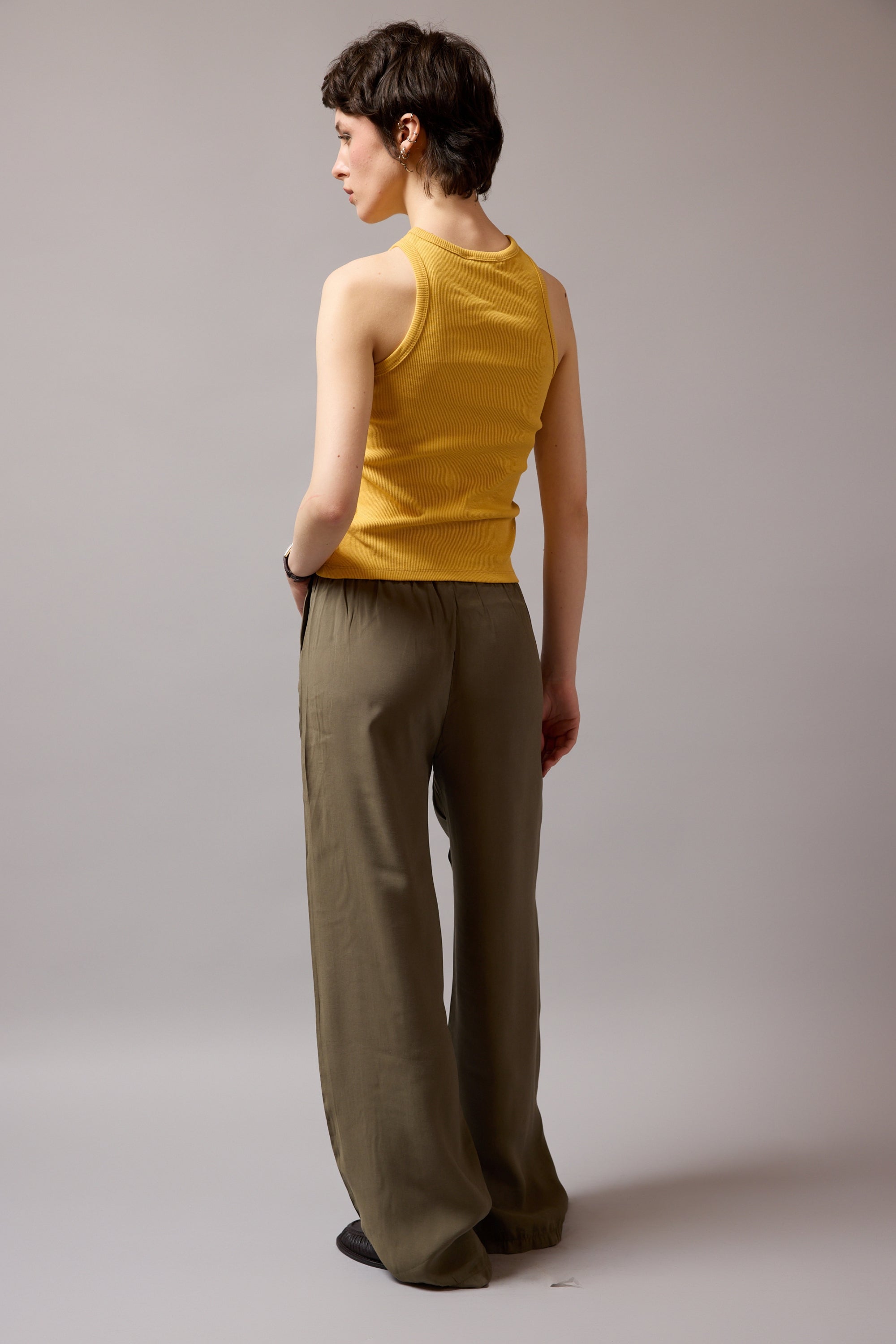 HALTER YAKA CROP TOP HARDAL