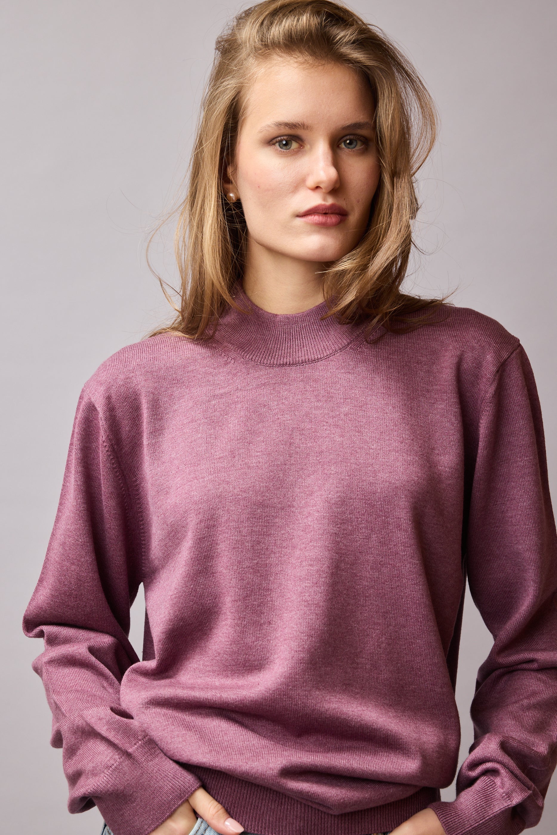 COTTON TURTLENECK UNISEX SWEATER DRIED ROSE