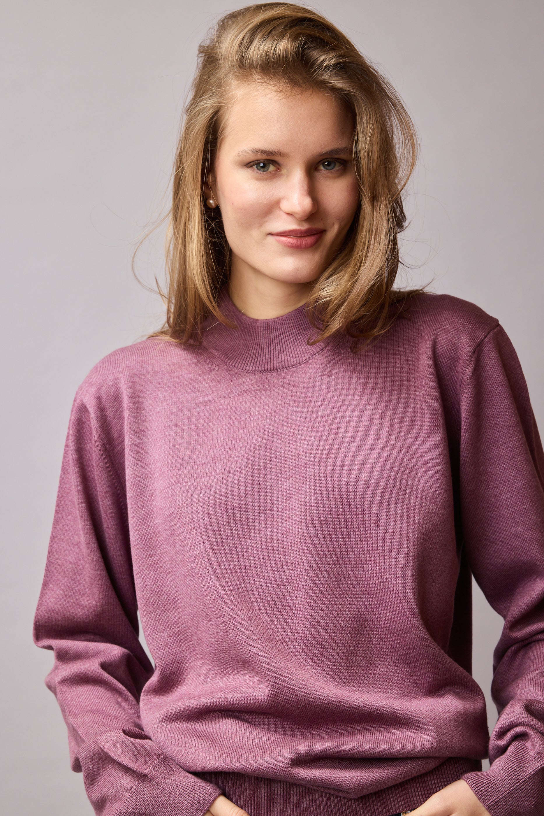 COTTON TURTLENECK UNISEX SWEATER DRIED ROSE