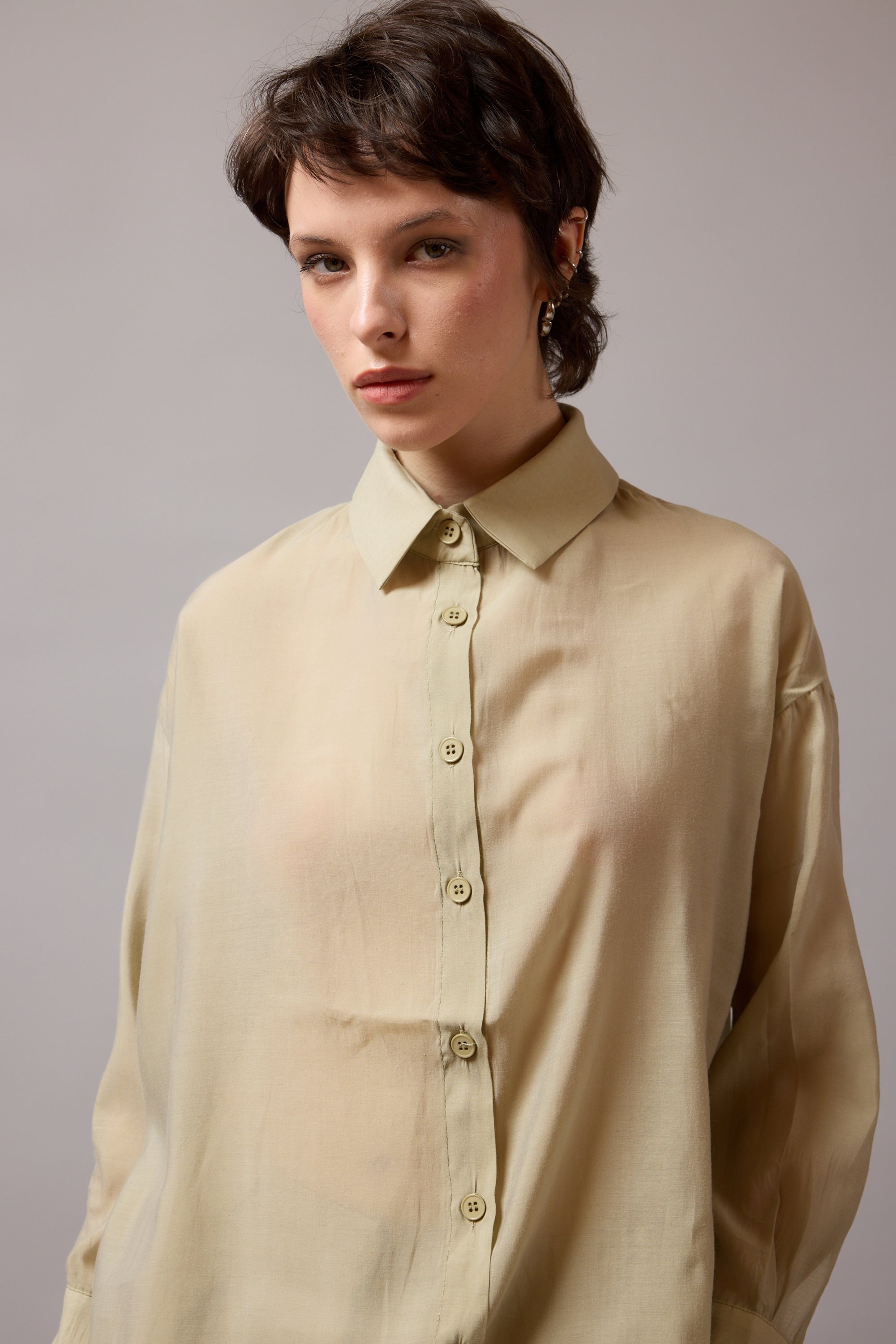 DOKUMLU TENSEL GOMLEK KUF YESIL