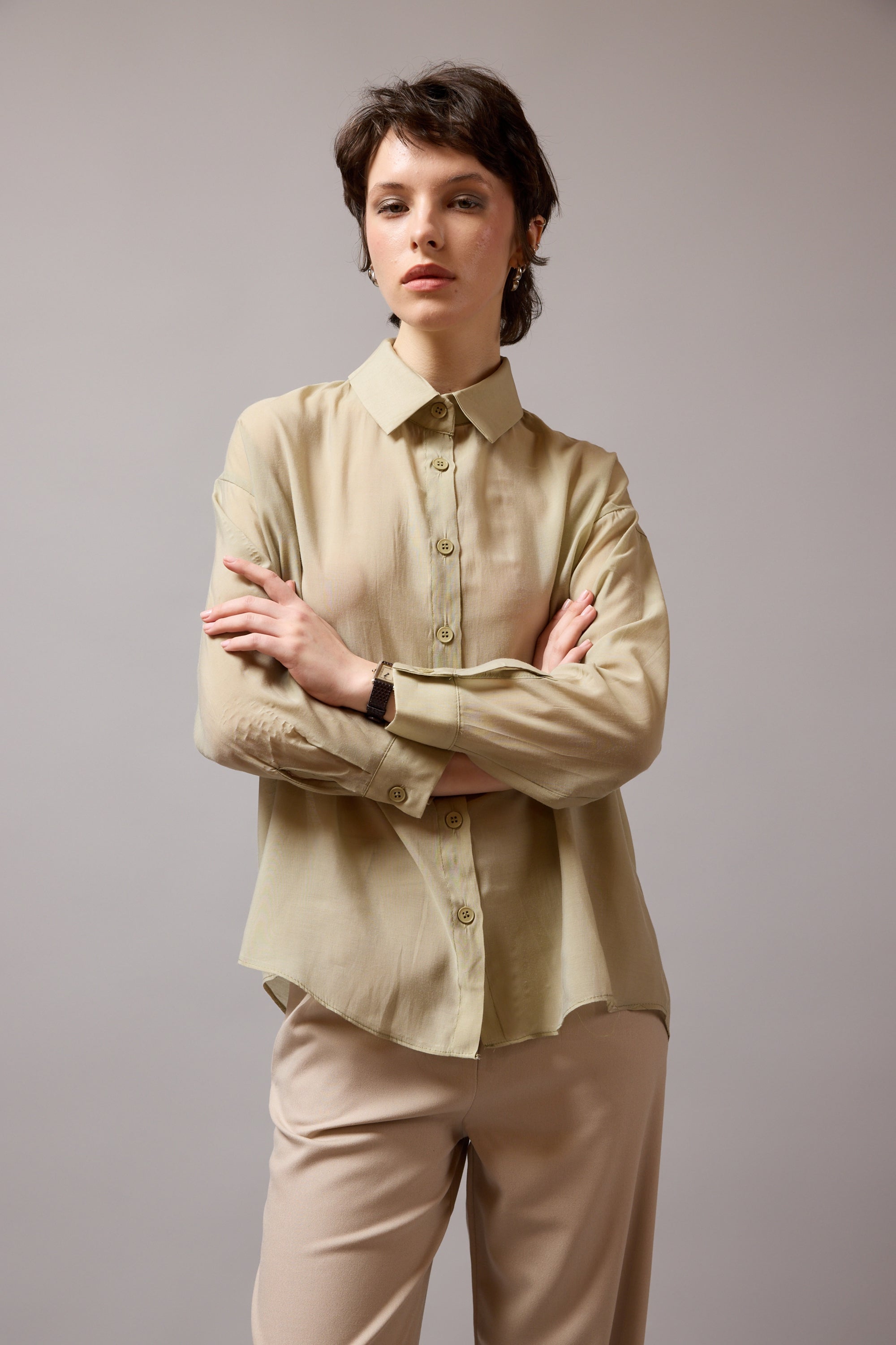 DOKUMLU TENSEL GOMLEK KUF YESIL