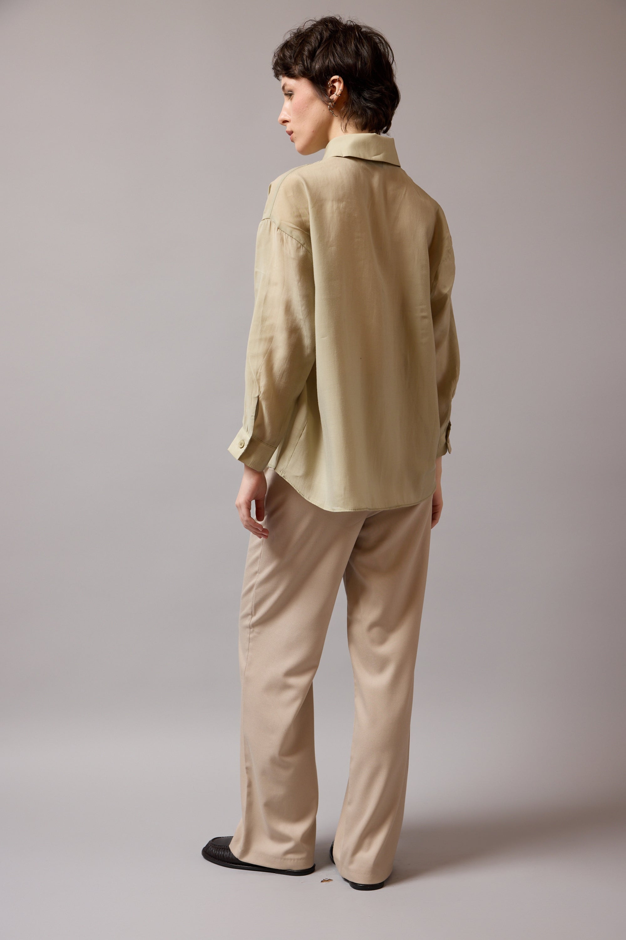 DOKUMLU TENSEL GOMLEK KUF YESIL