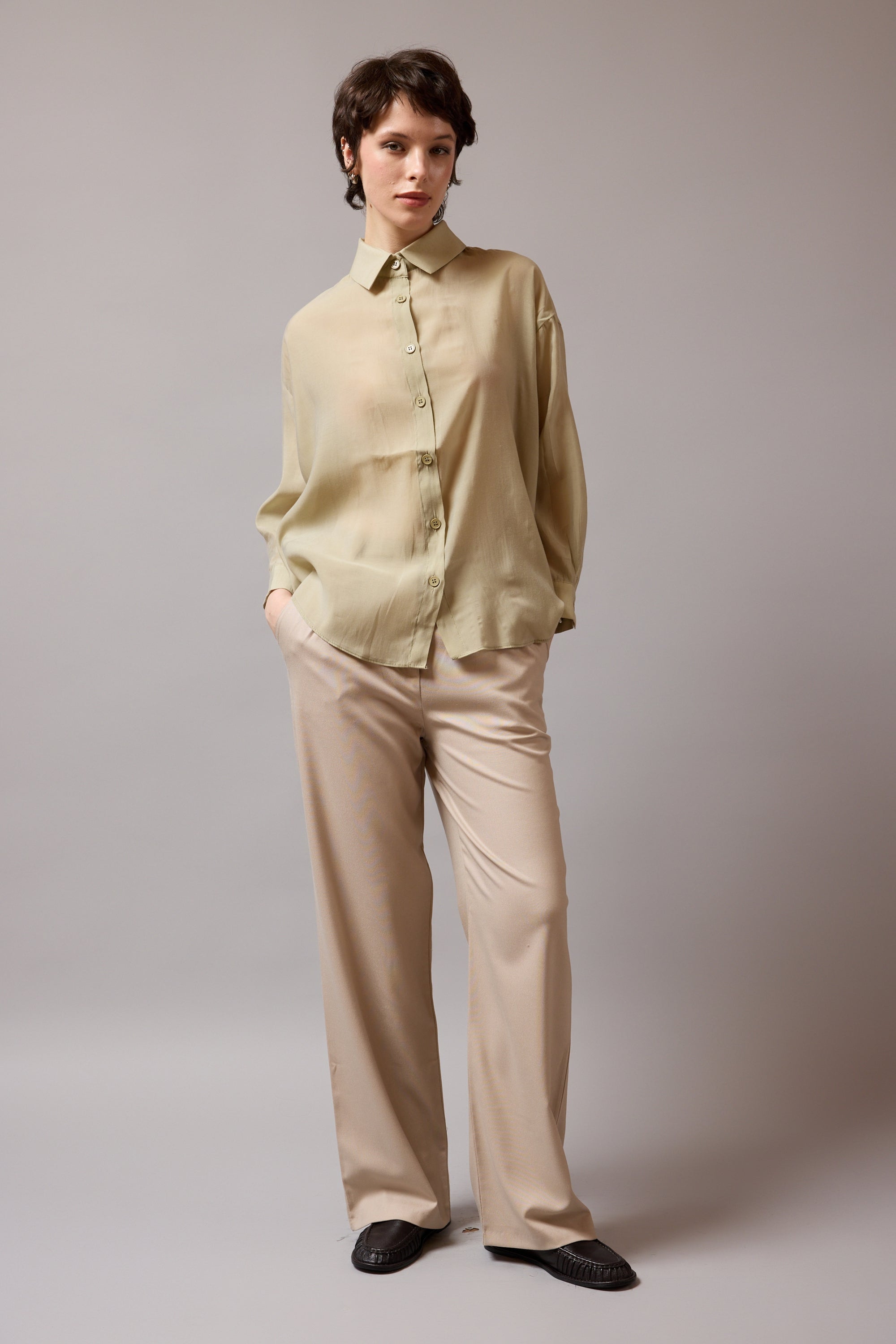 DOKUMLU TENSEL GOMLEK KUF YESIL