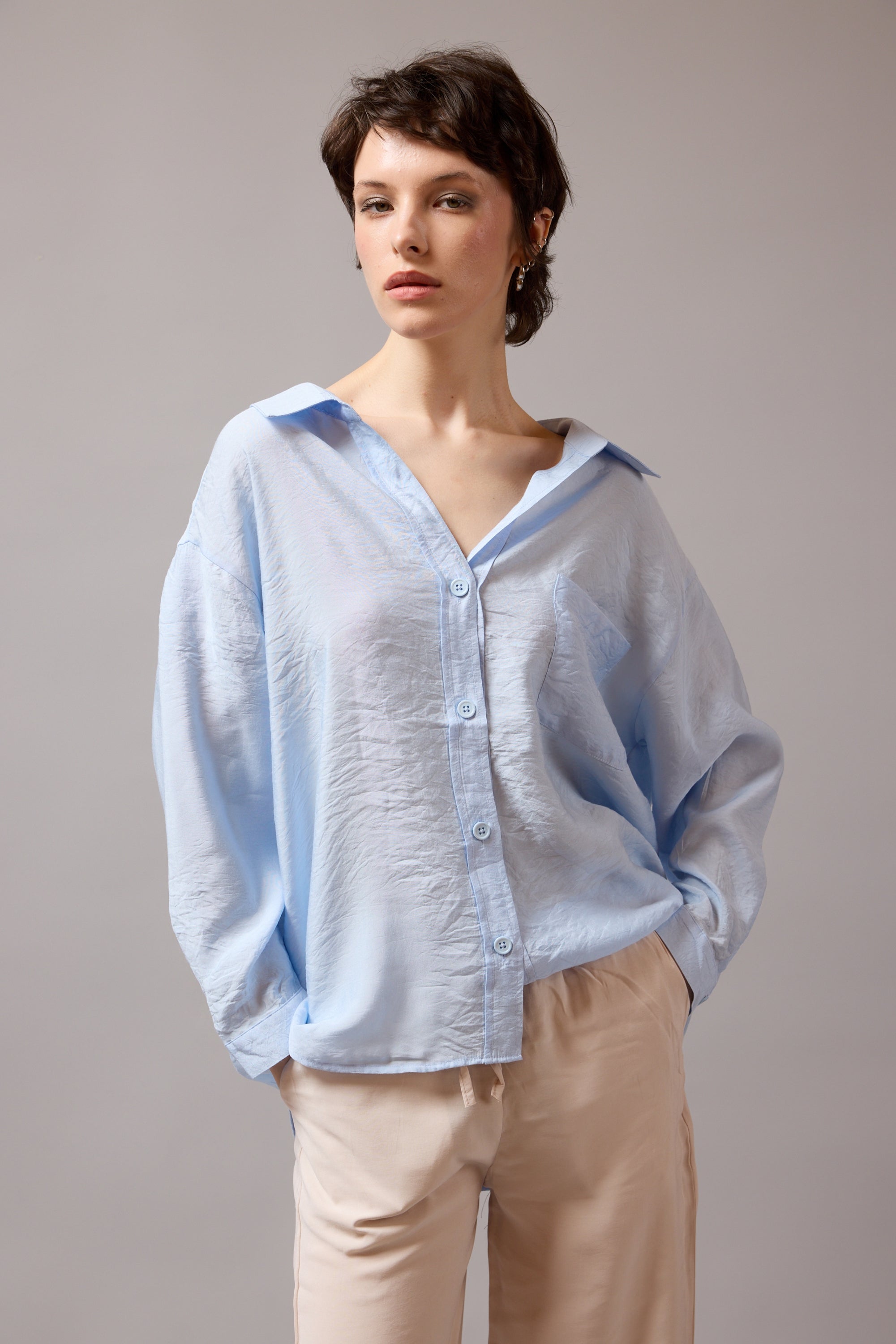 DOKUMLU CEPLI TENSEL GOMLEK MAVI