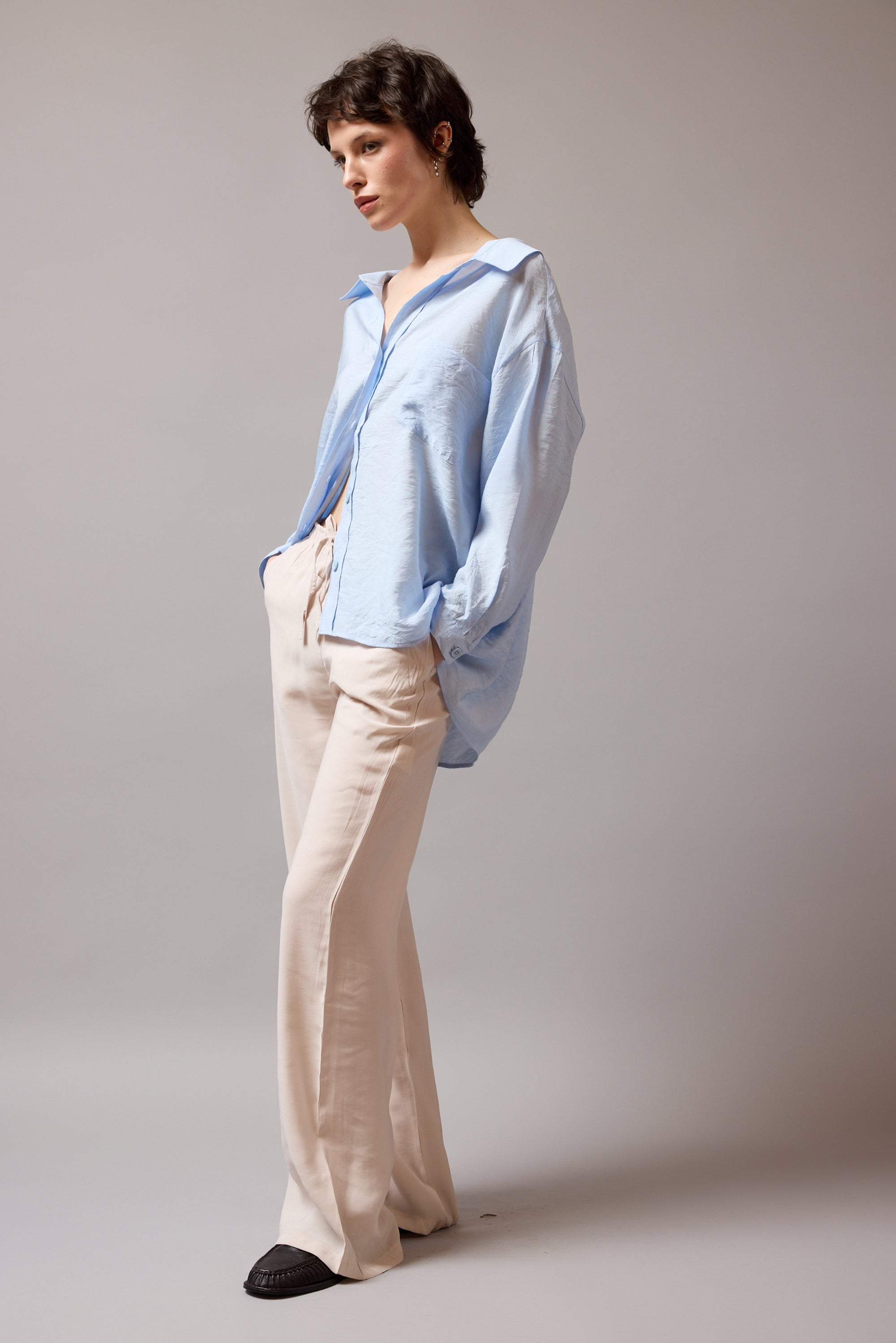 DOKUMLU CEPLI TENSEL GOMLEK MAVI