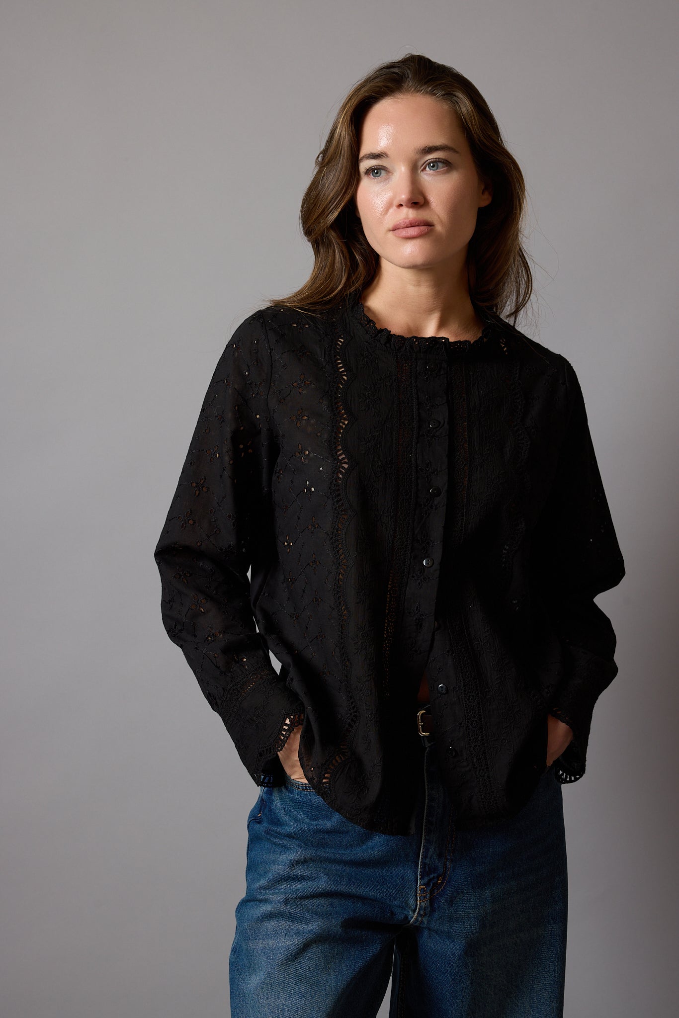 MARIA LACE DETAILED FRILLED COTTON SHIRT BLACK