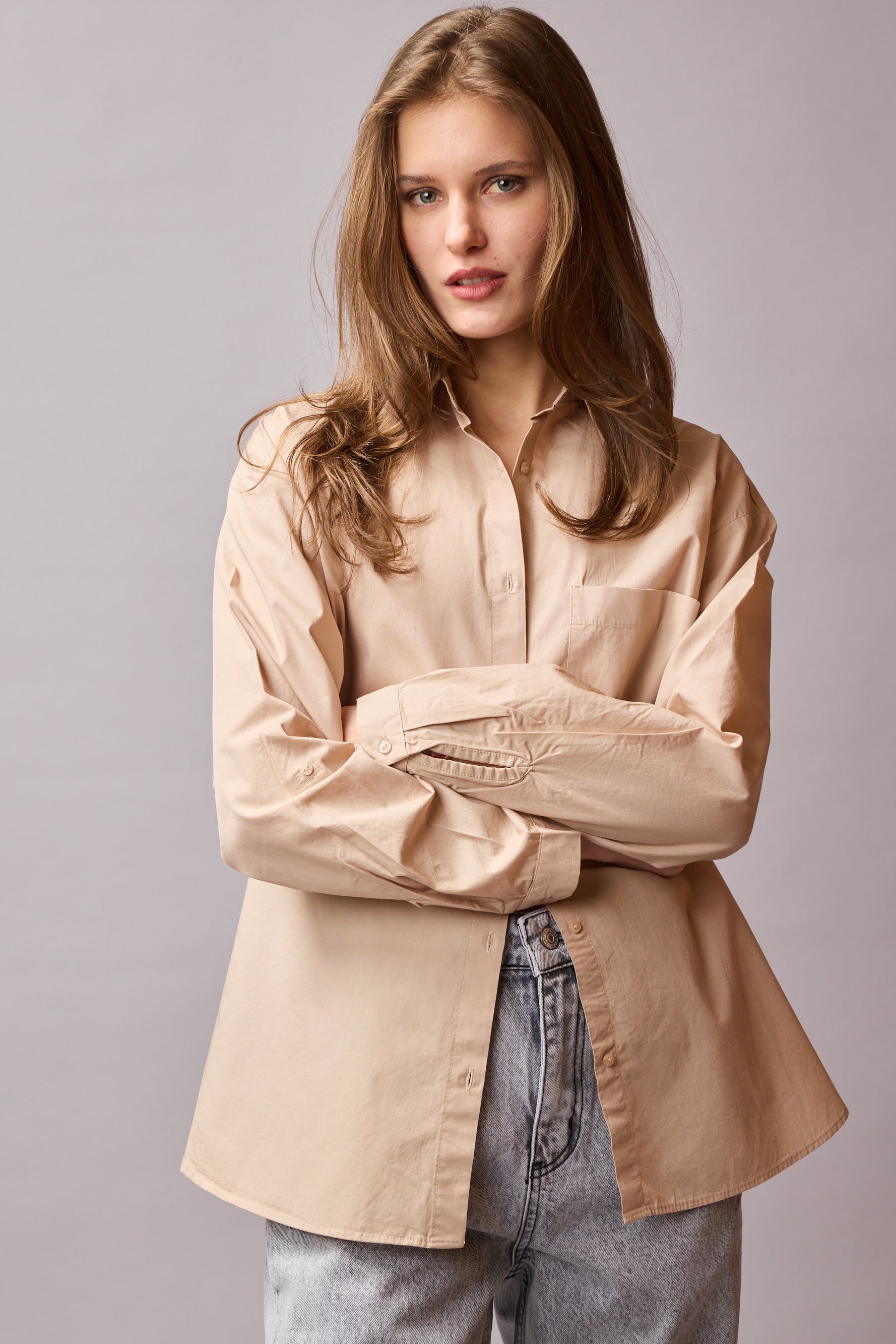 KLASIK YAKA OVERSIZE CEPLI GOMLEK BEJ