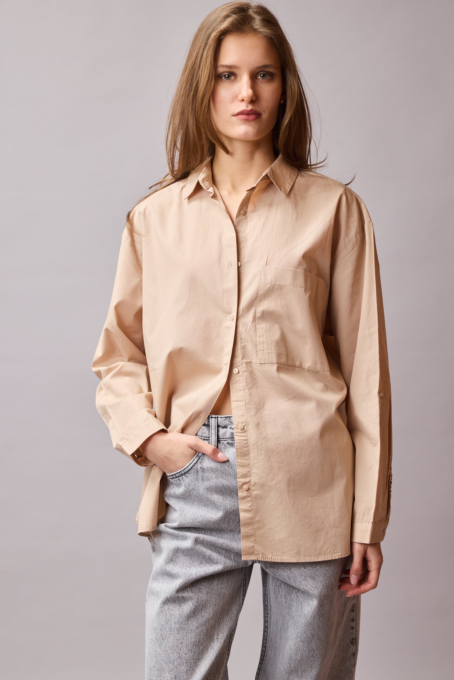KLASIK YAKA OVERSIZE CEPLI GOMLEK BEJ