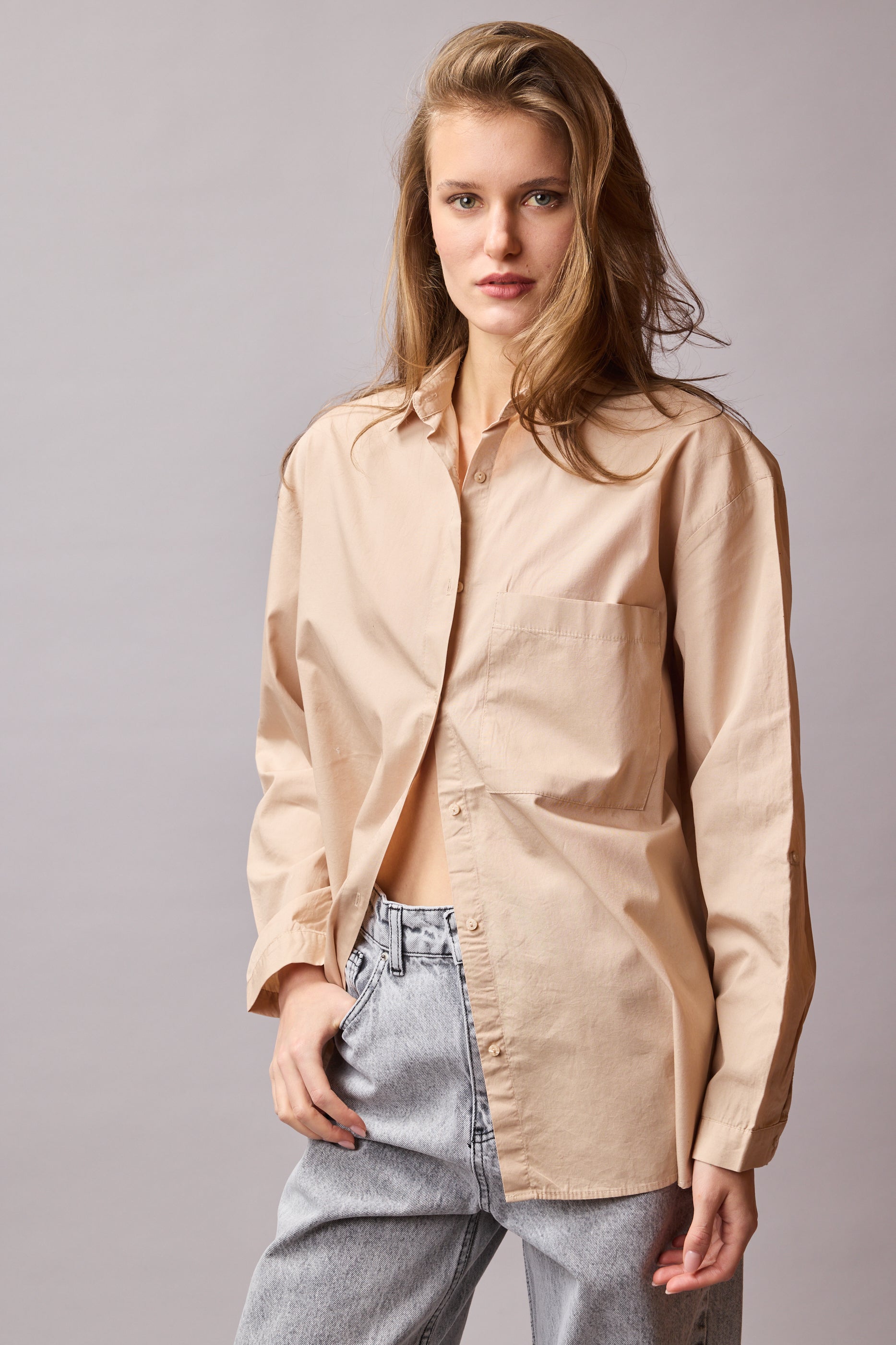 KLASIK YAKA OVERSIZE CEPLI GOMLEK BEJ
