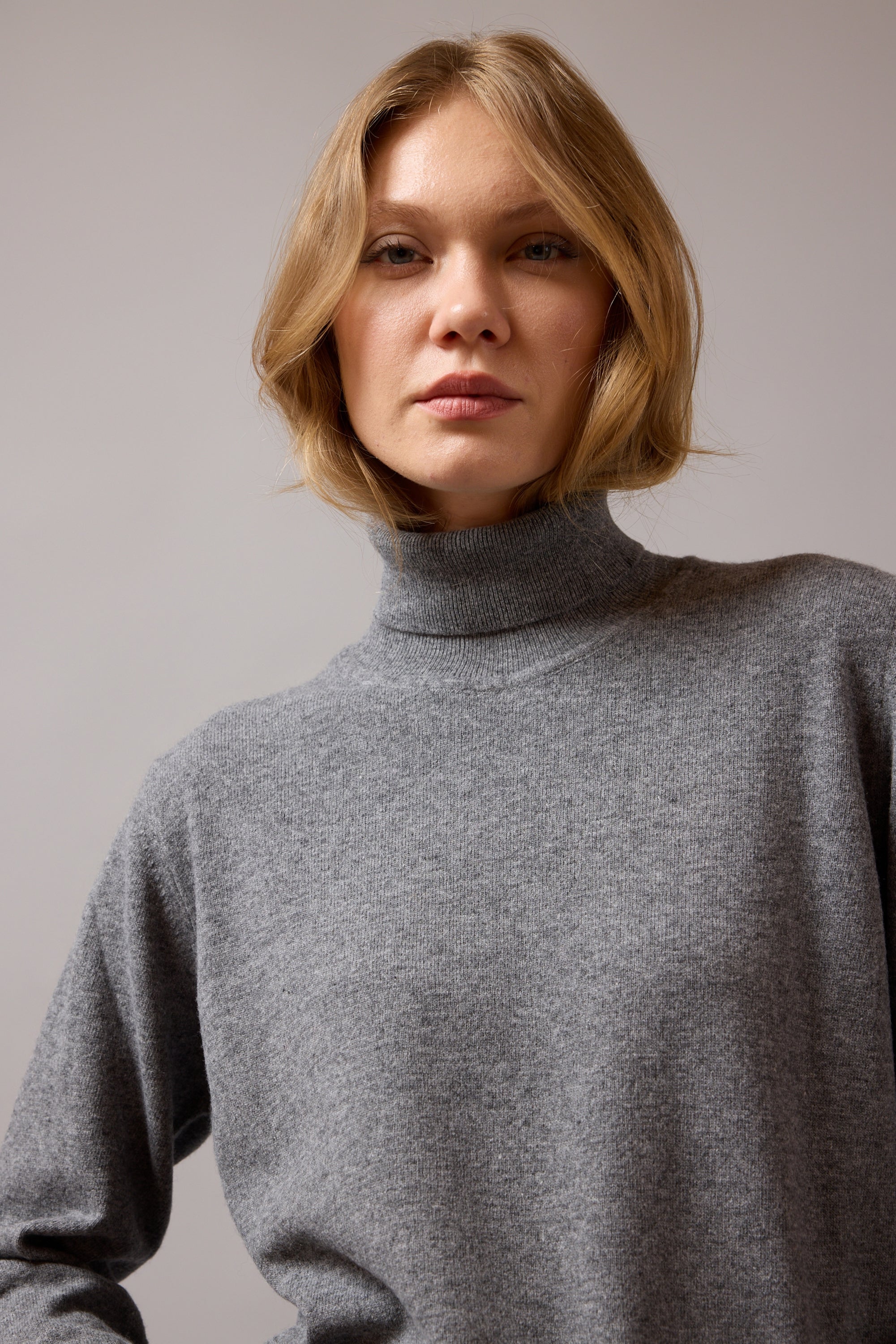 YUN YUKSEK YAKA UNISEX KAZAK GRI