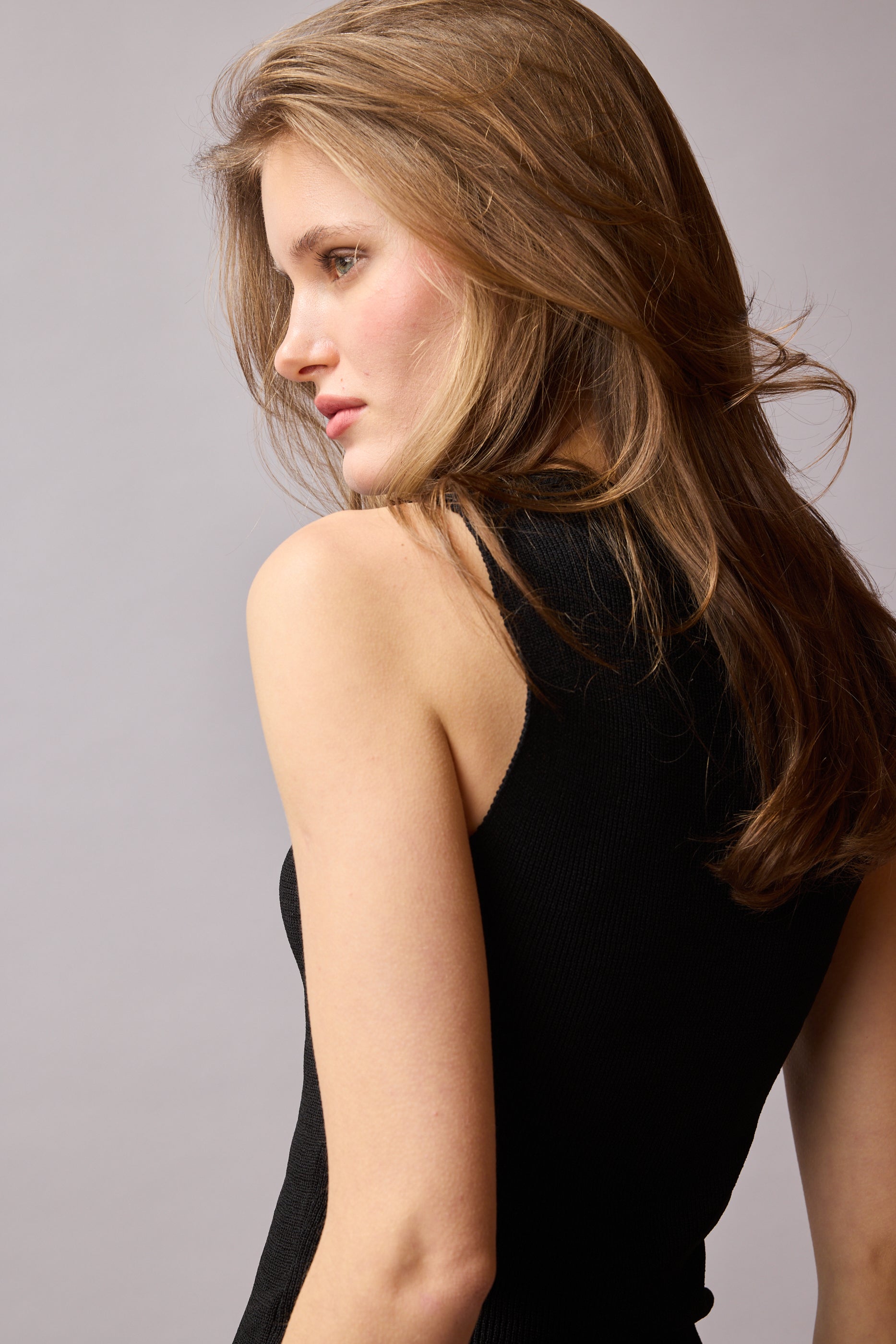 SLEEVELESS WOVEN KNITWEAR BLACK