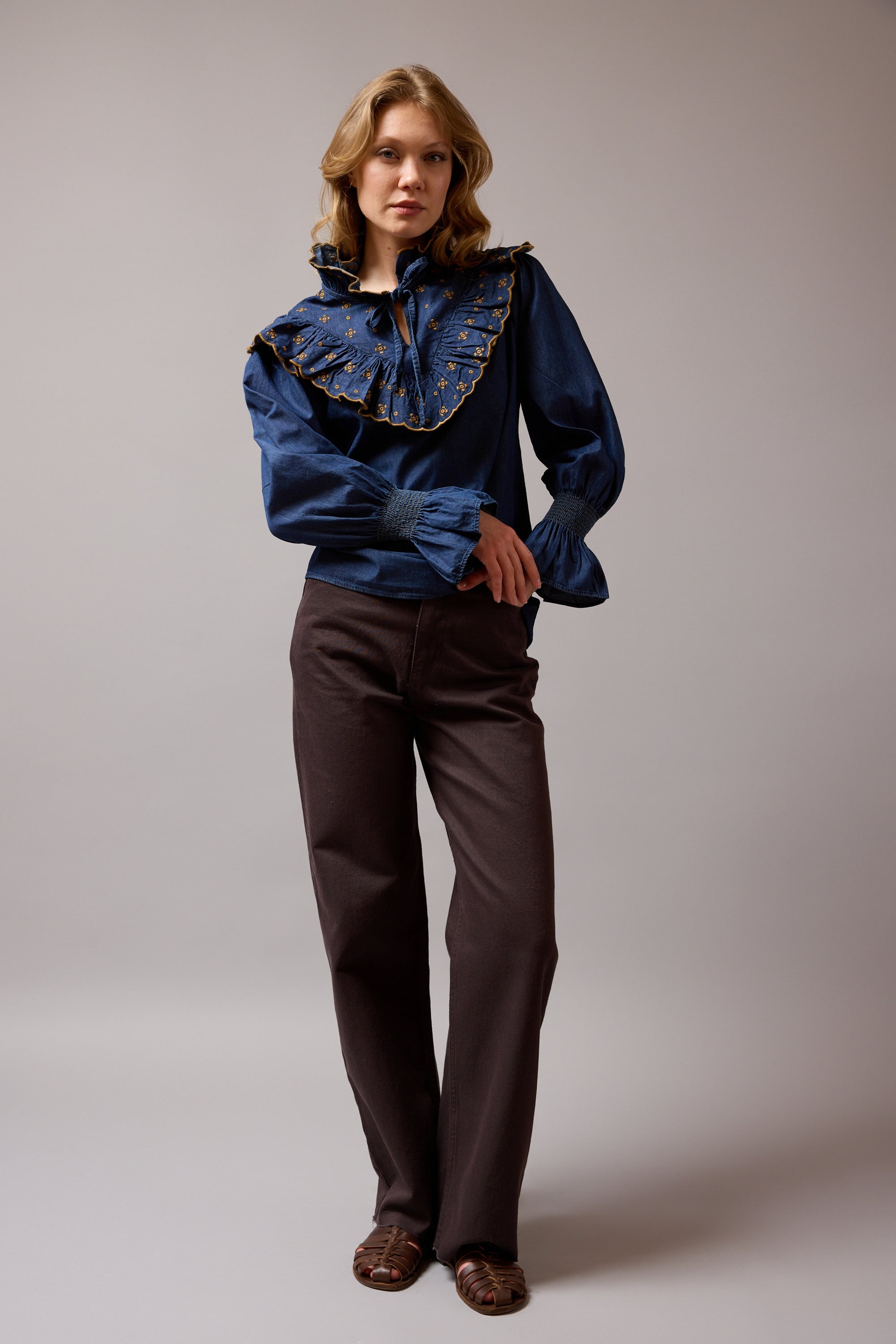 STRAIGHT FIT HIGH WAIST PIECE LEG JEAN BROWN