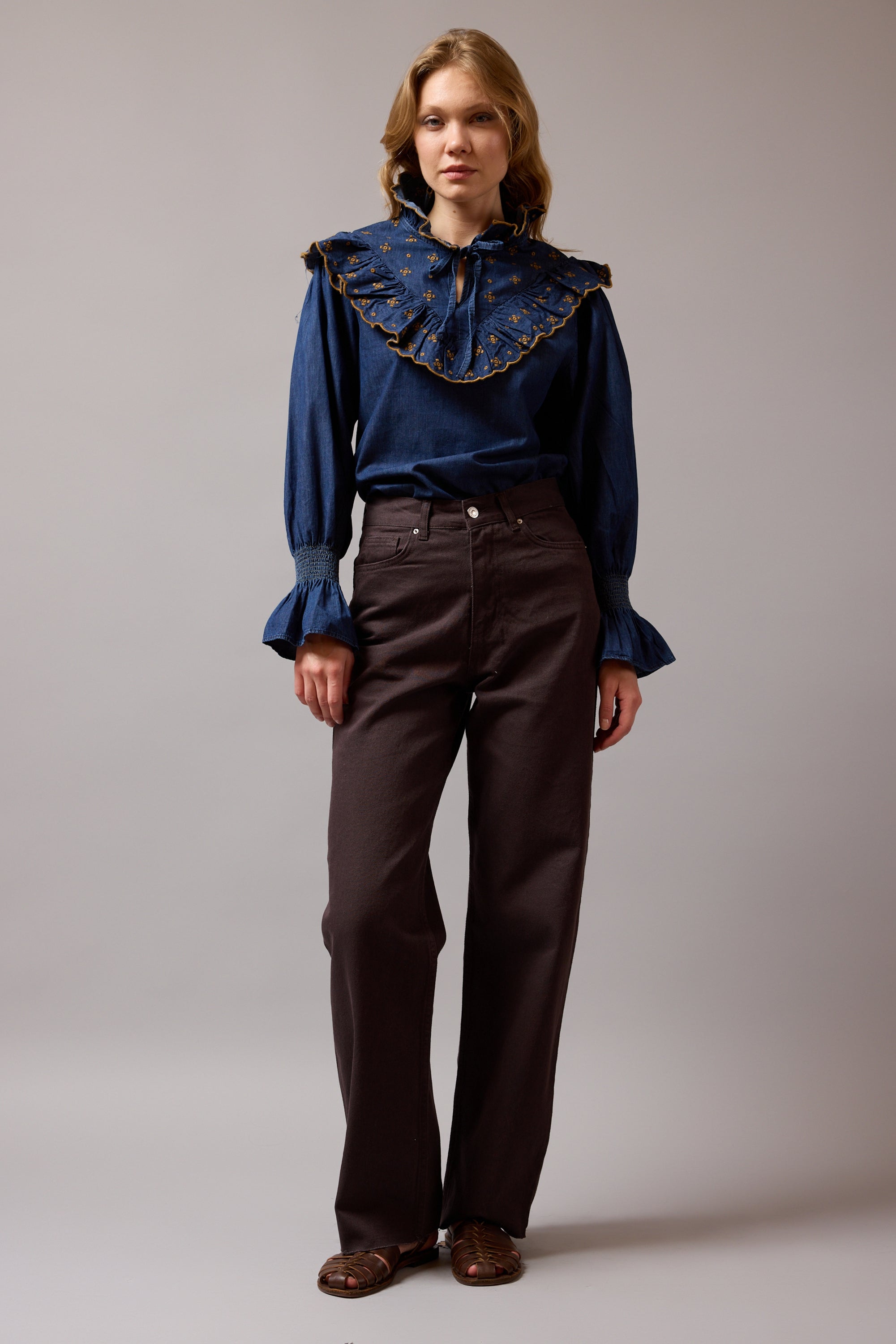 STRAIGHT FIT HIGH WAIST PIECE LEG JEAN BROWN