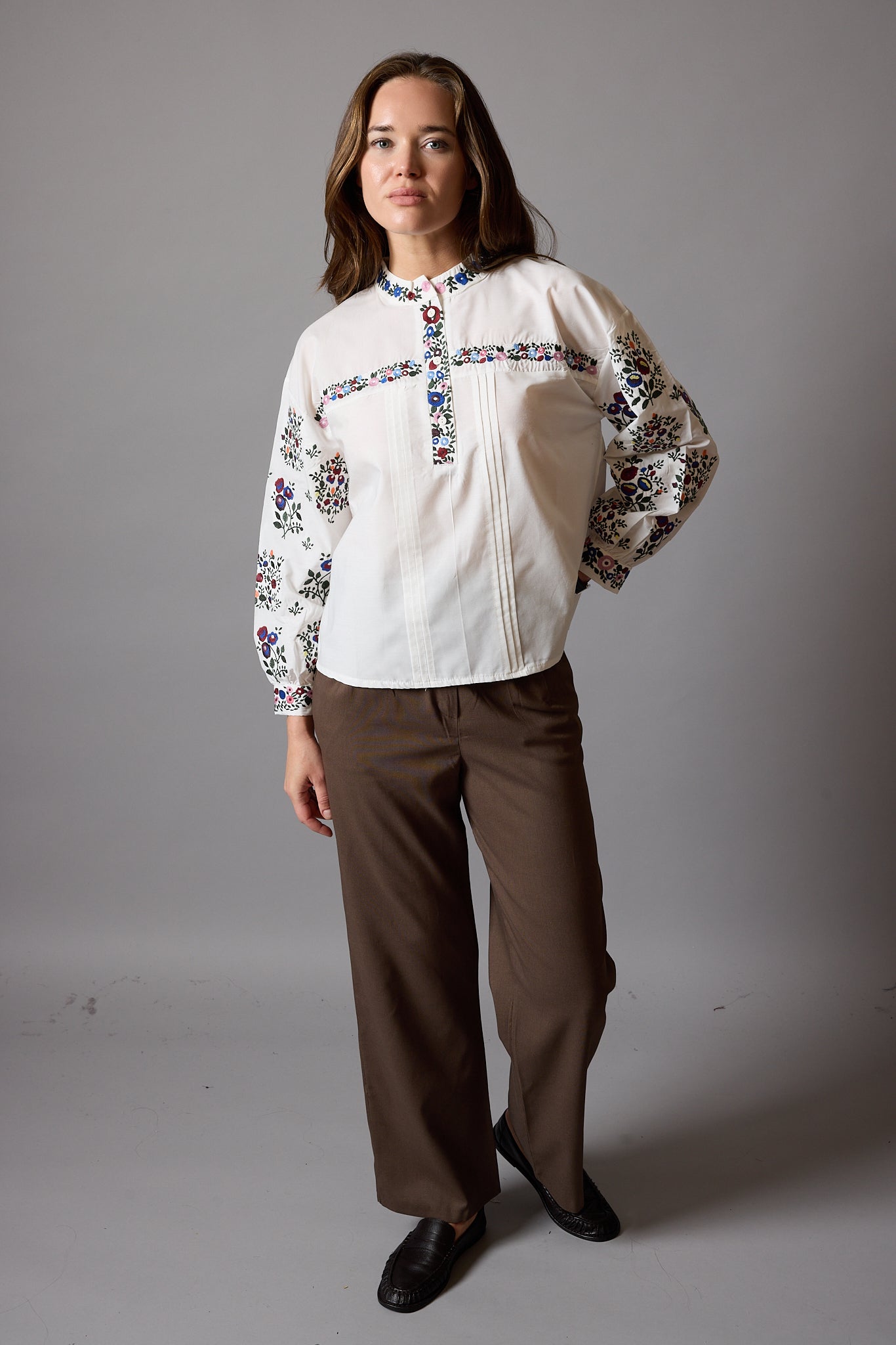 HAKIM YAKA FLORAL NAKISLI BLUZ