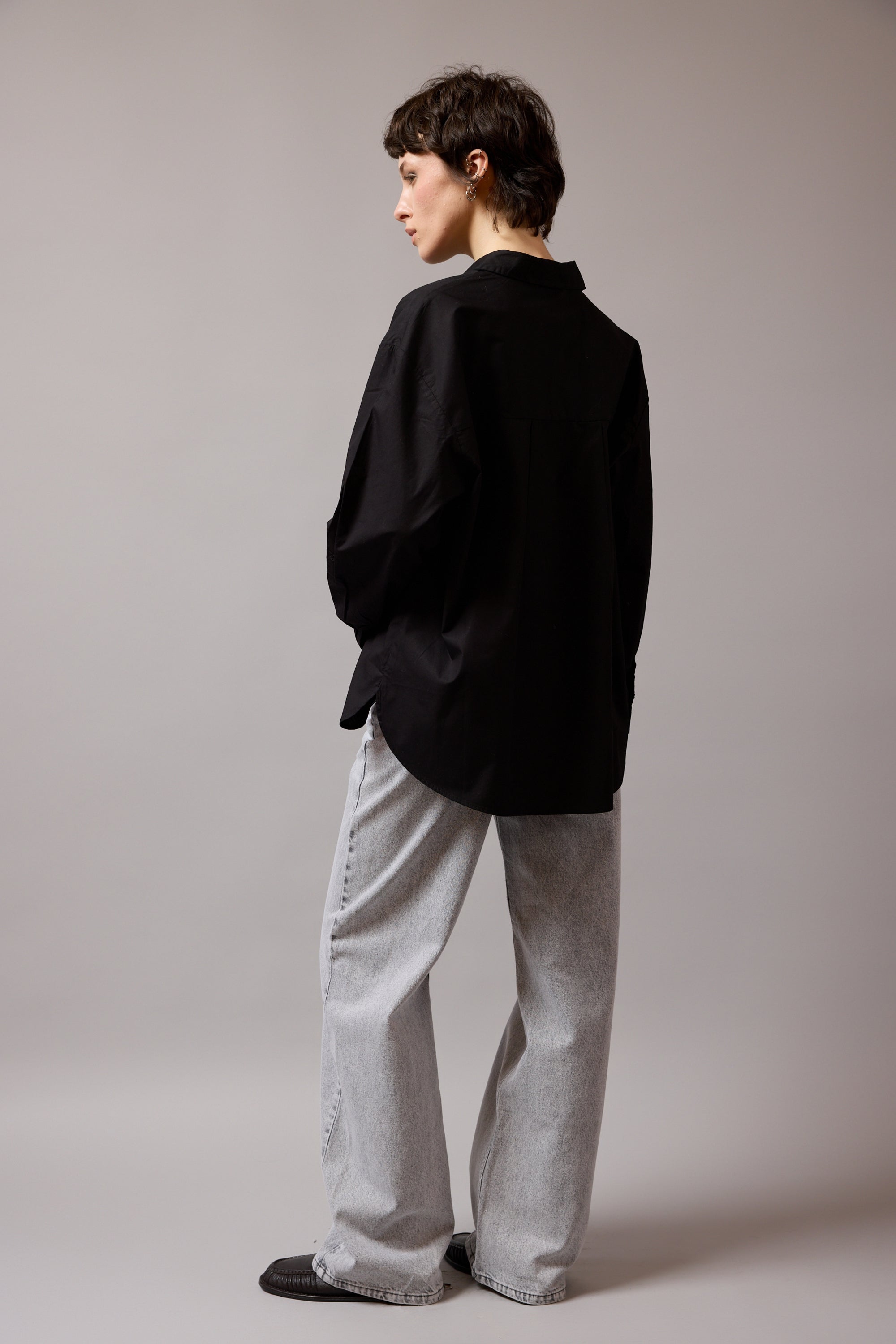 KLASIK YAKA OVERSIZE GOMLEK SIYAH