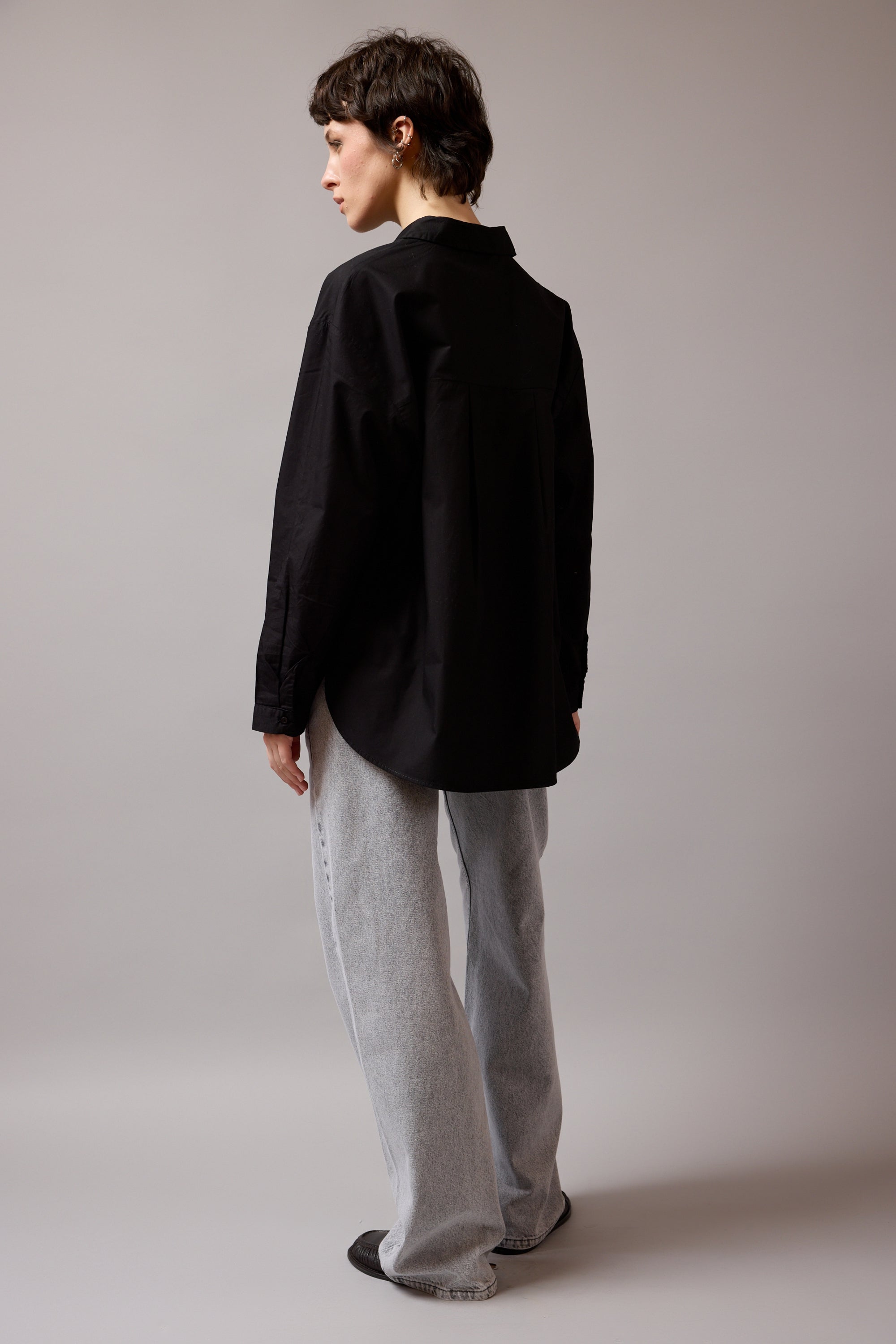 KLASIK YAKA OVERSIZE GOMLEK SIYAH
