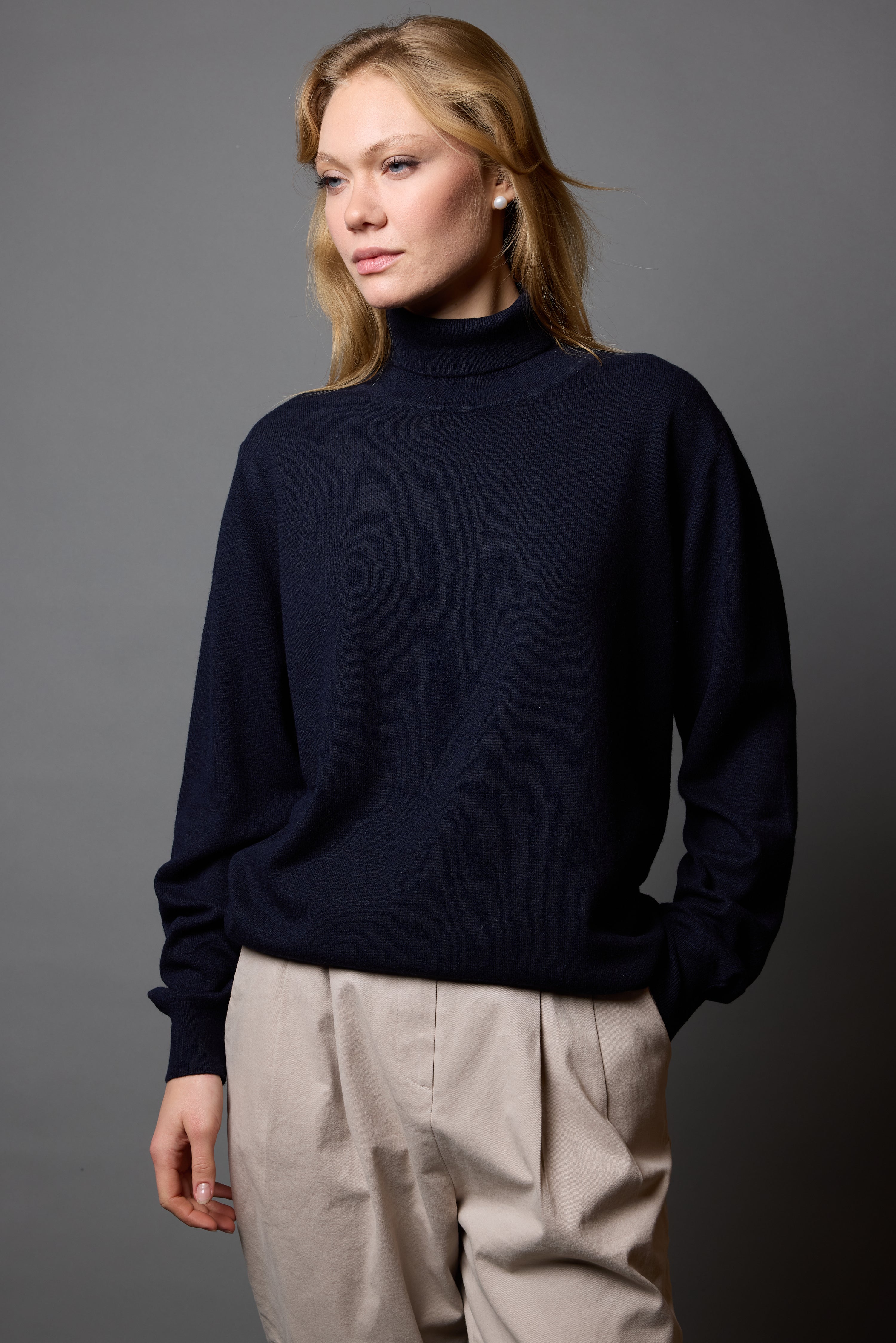 WOOL HIGH COLLAR UNISEX SWEATER NAVY BLUE