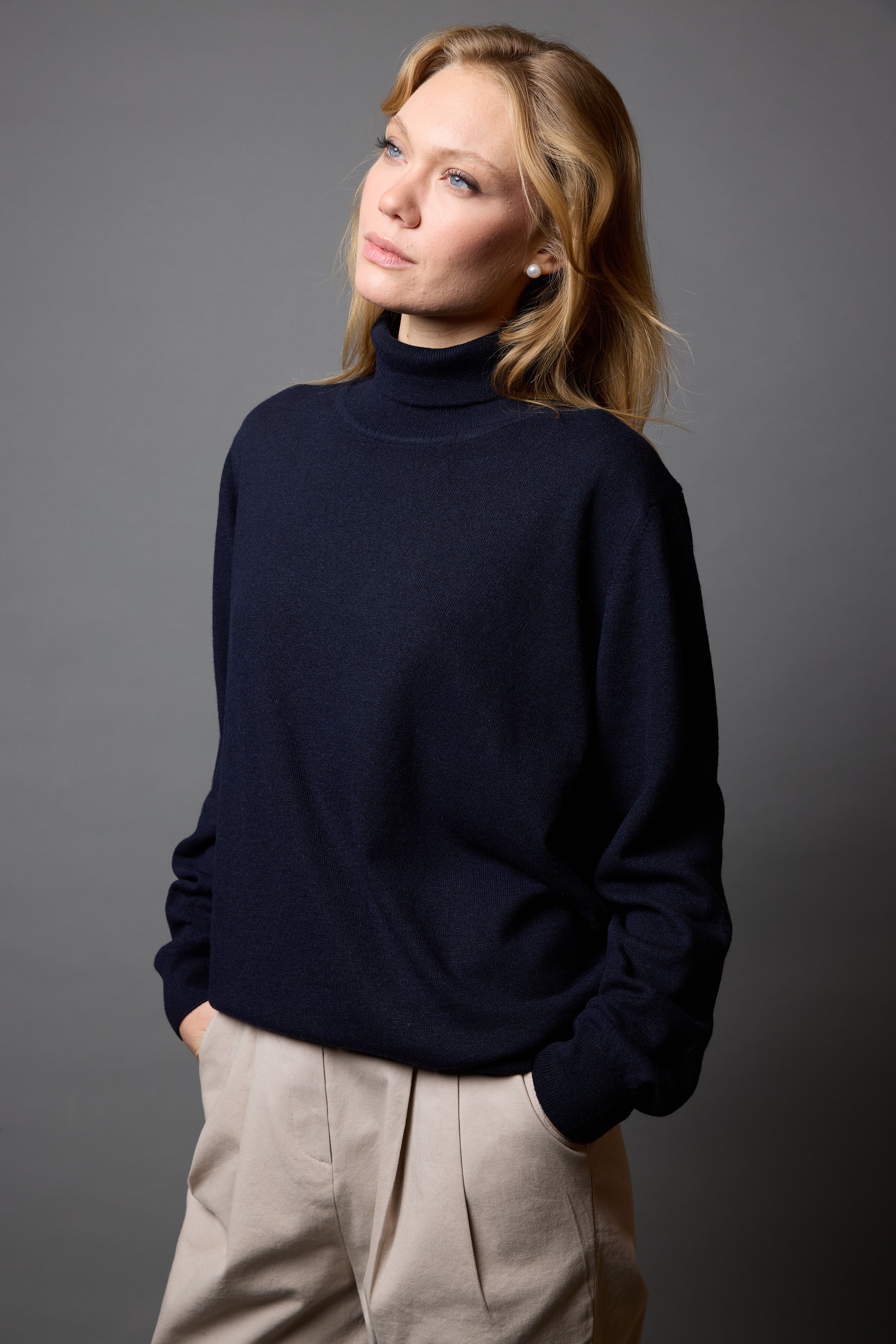 WOOL HIGH COLLAR UNISEX SWEATER NAVY BLUE