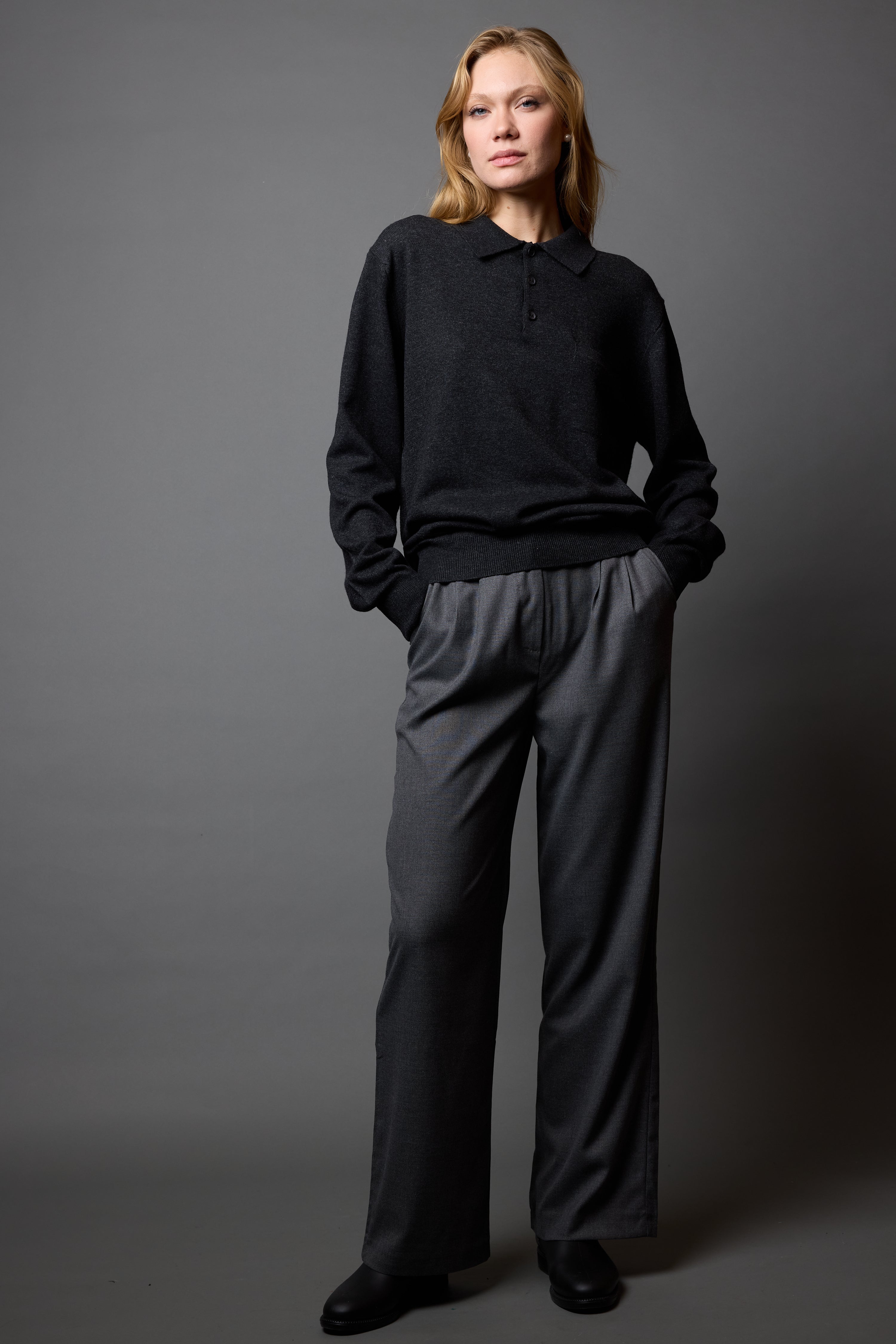 YUN POLO YAKA UNISEX KAZAK FUME