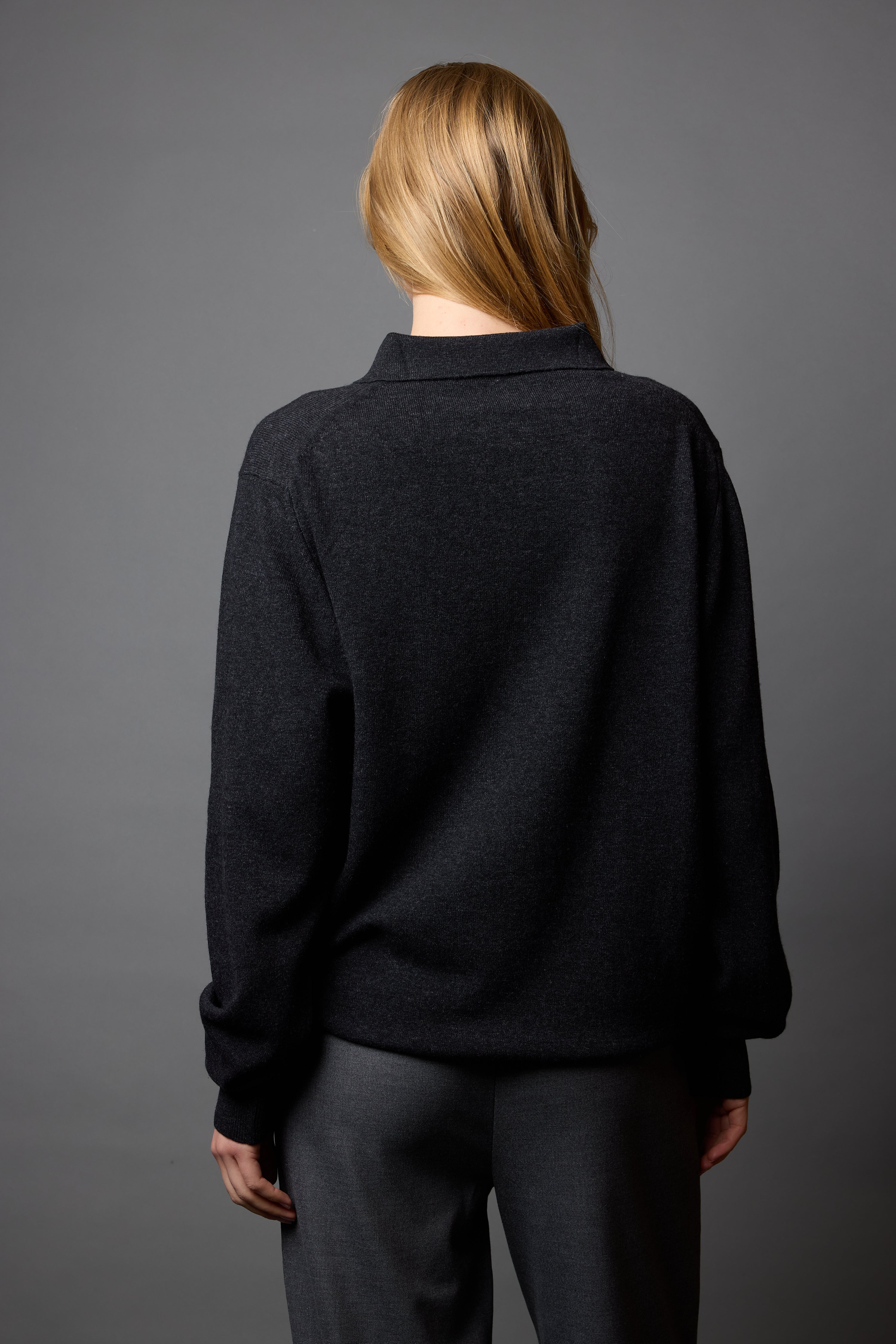 YUN POLO YAKA UNISEX KAZAK FUME