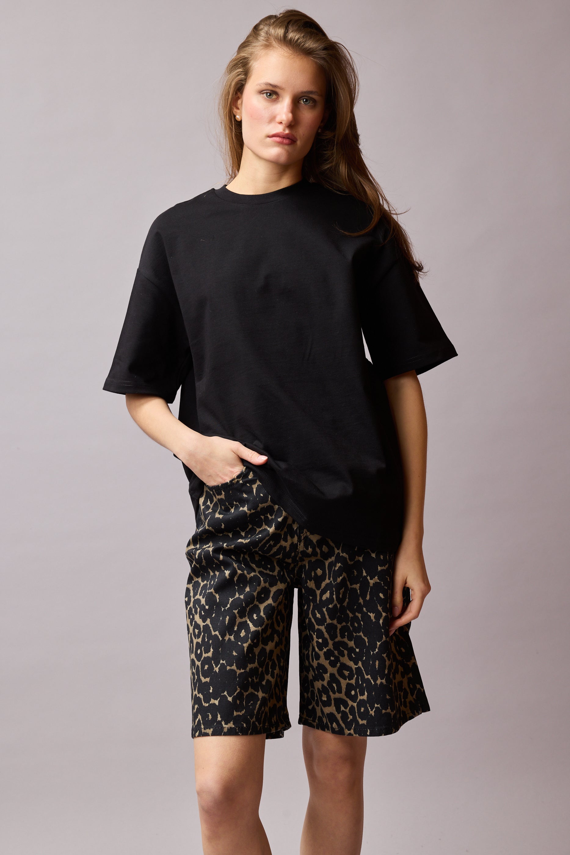 OVERSIZE KISA KOLLU PAMUK T-SHIRT SIYAH