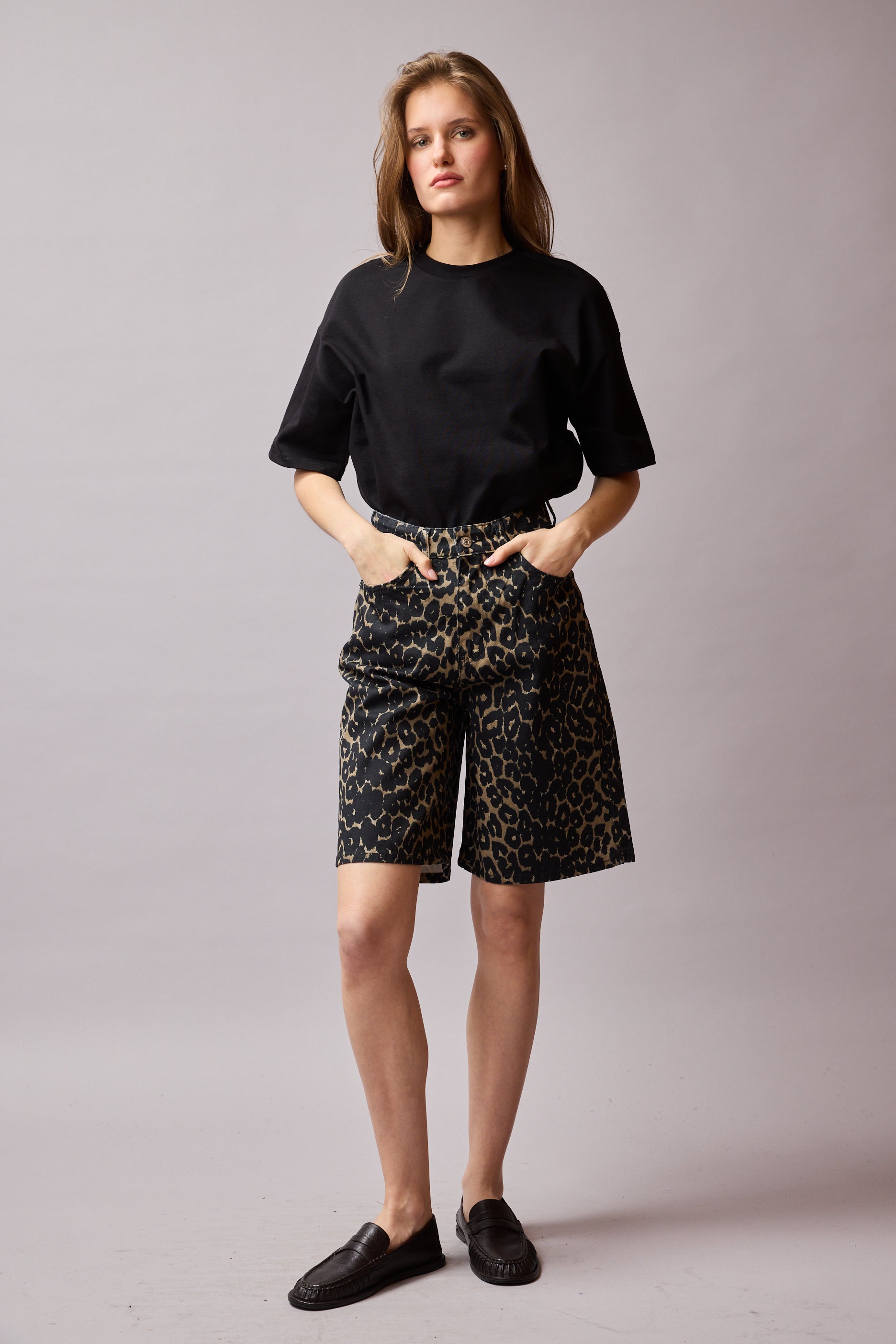 STRAIGHT FIT HIGH WAIST BERMUDA JEANS LEOPARD