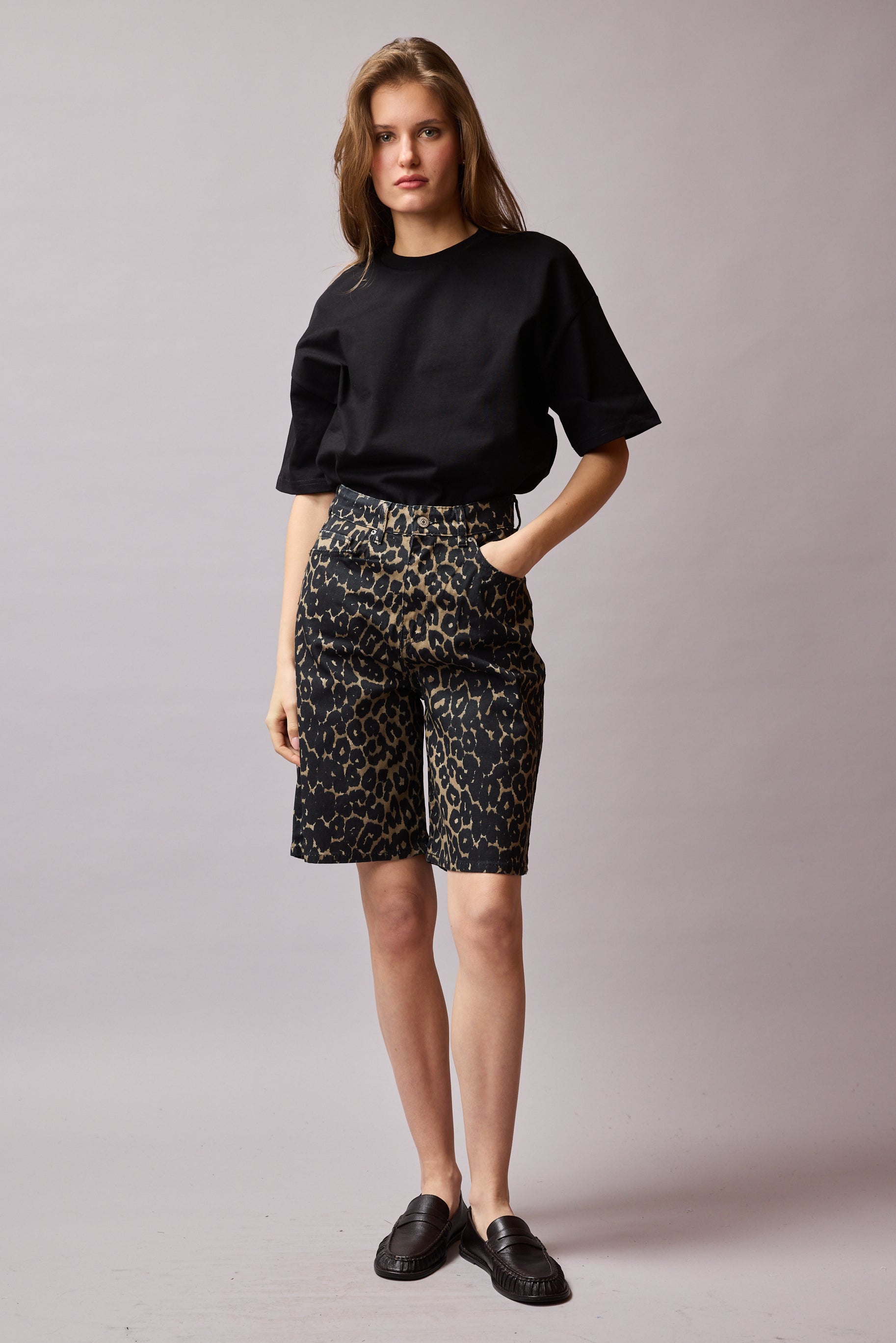 OVERSIZE KISA KOLLU PAMUK T-SHIRT SIYAH