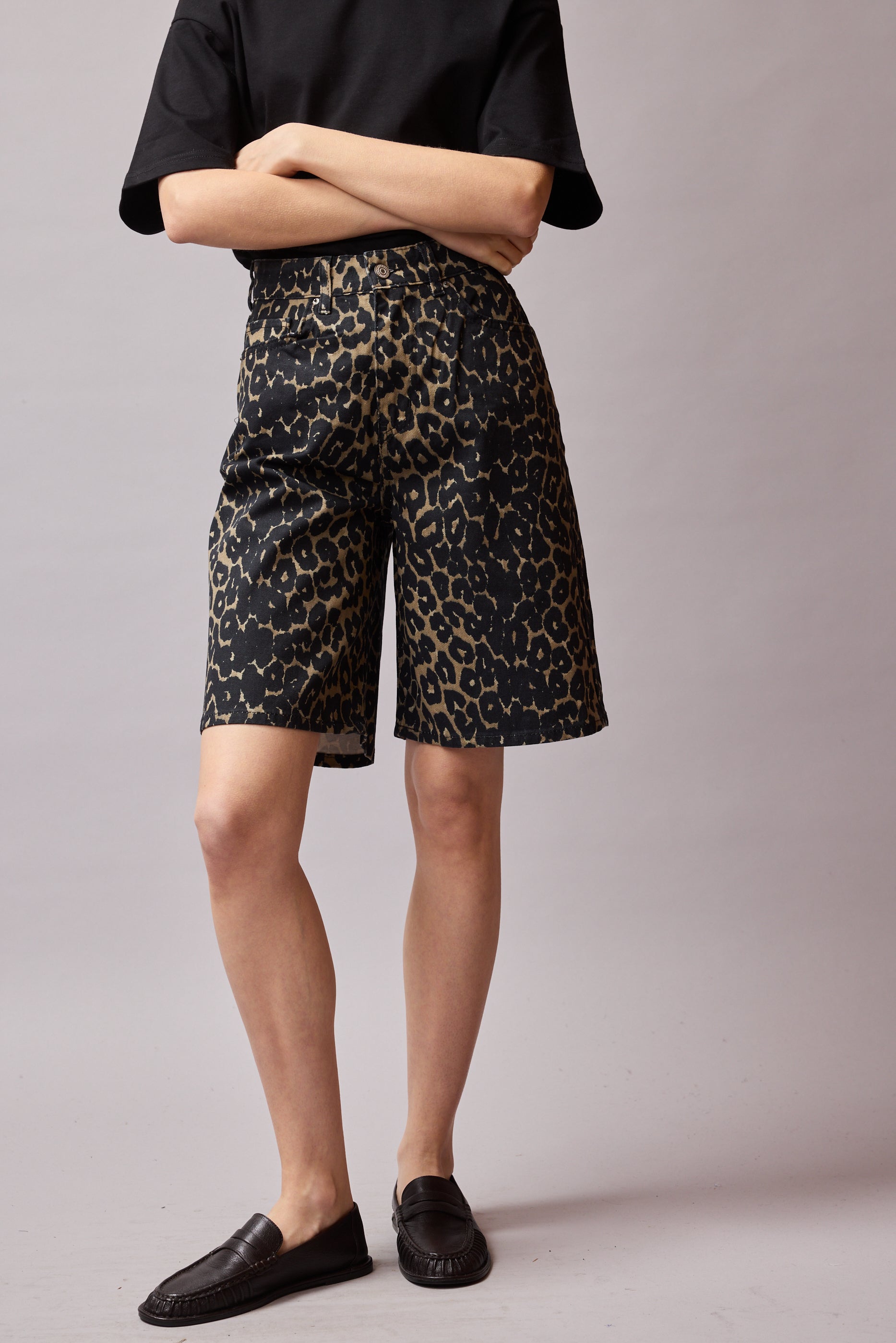STRAIGHT FIT HIGH WAIST BERMUDA JEANS LEOPARD