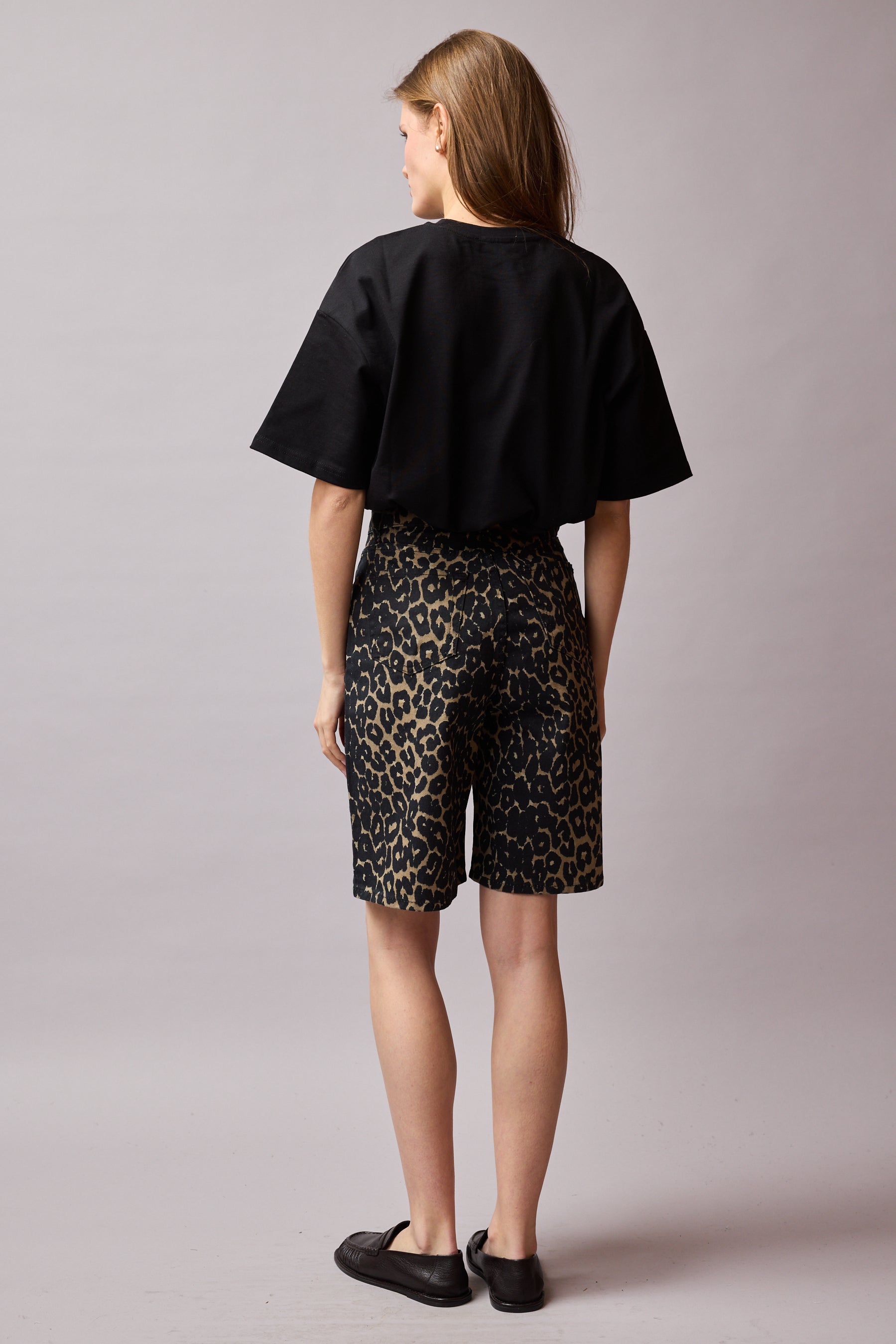 STRAIGHT FIT HIGH WAIST BERMUDA JEANS LEOPARD