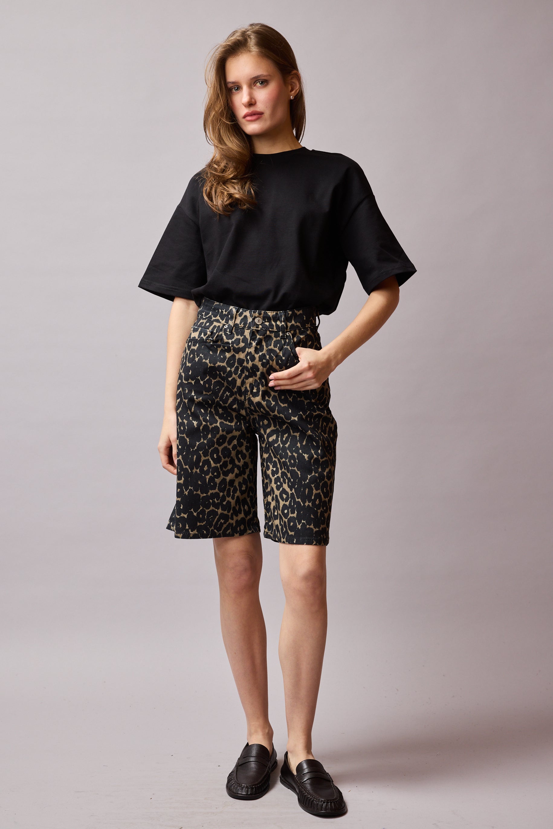 STRAIGHT FIT HIGH WAIST BERMUDA JEANS LEOPARD