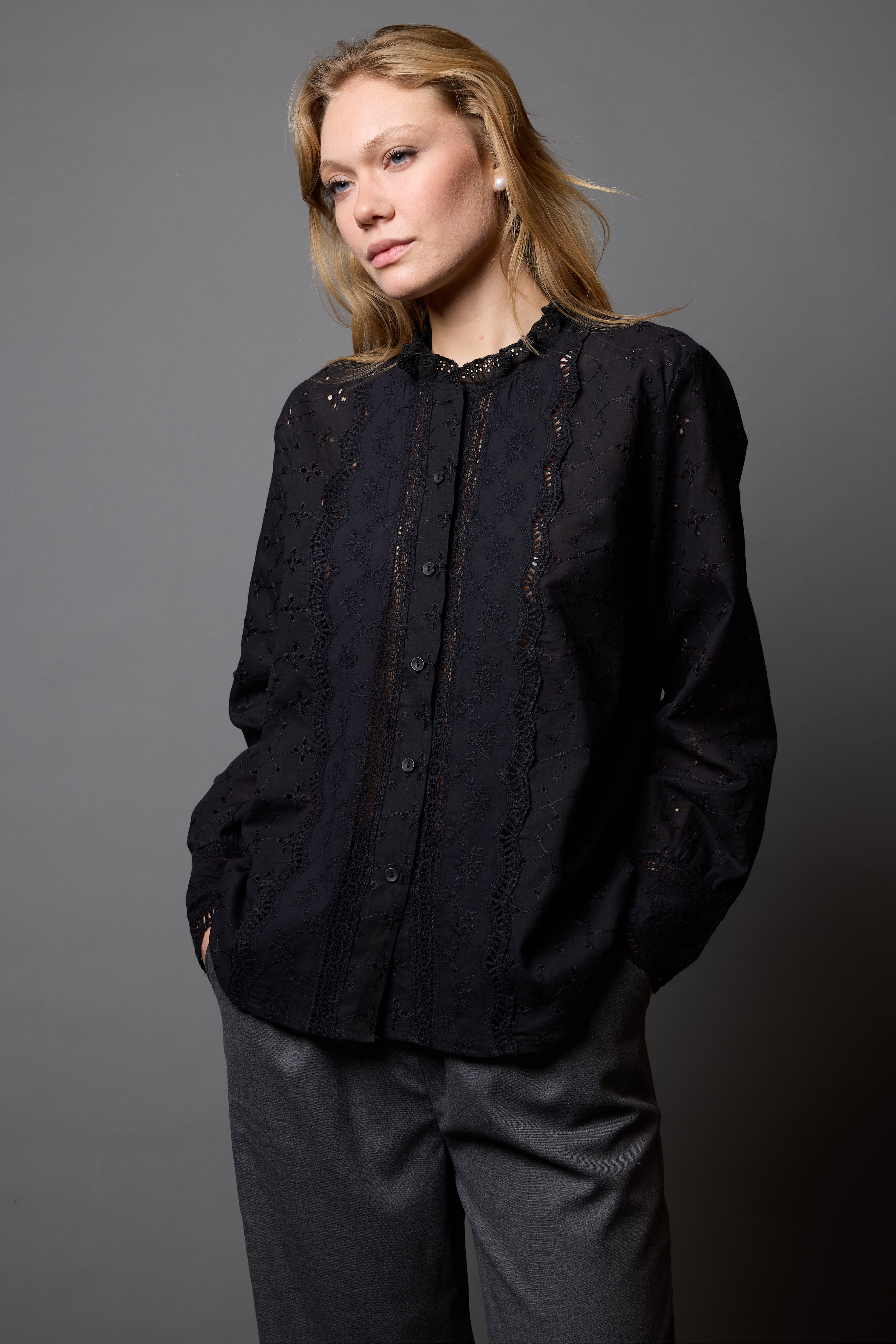 MARIA LACE DETAILED FRILLED COTTON SHIRT BLACK