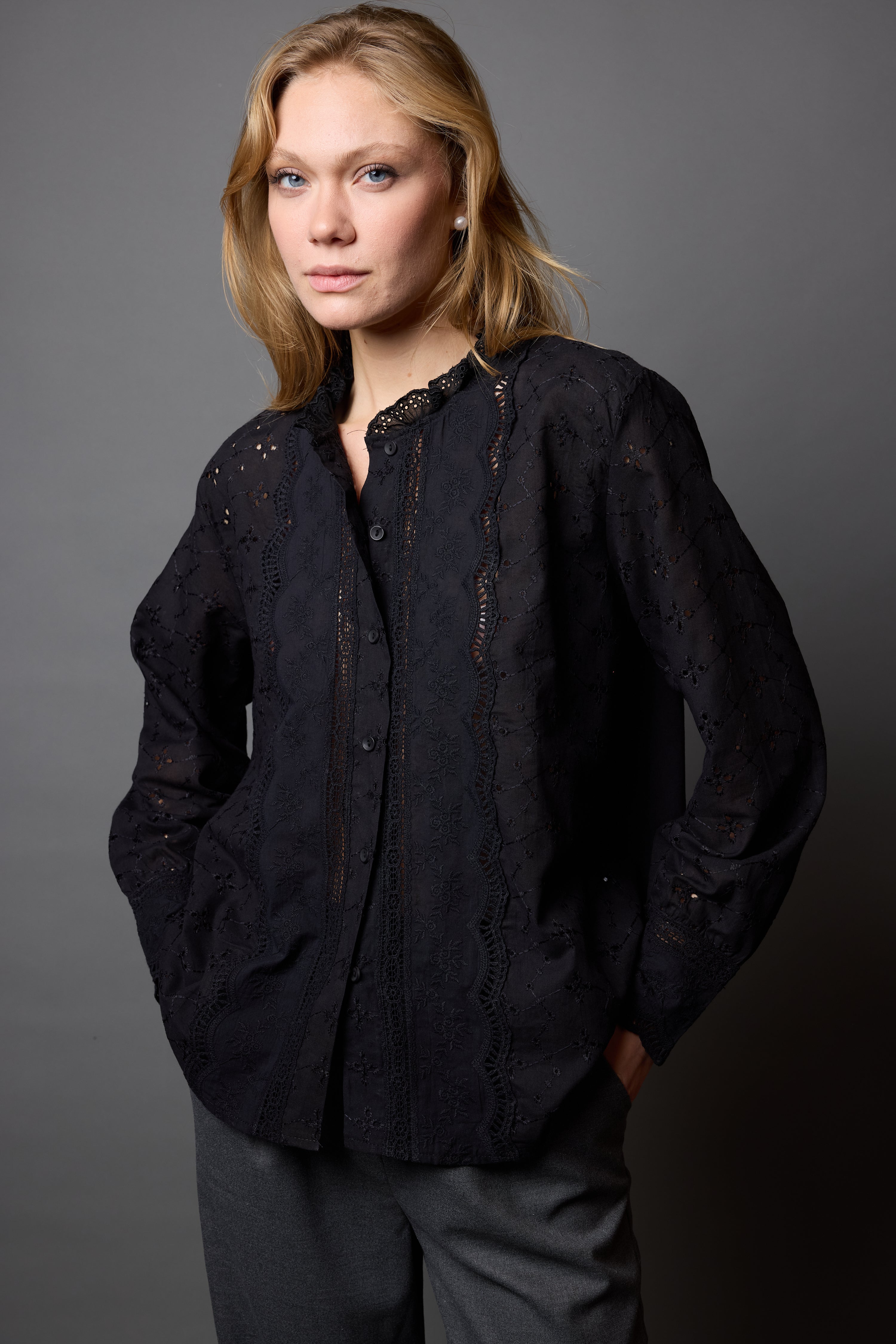 MARIA LACE DETAILED FRILLED COTTON SHIRT BLACK